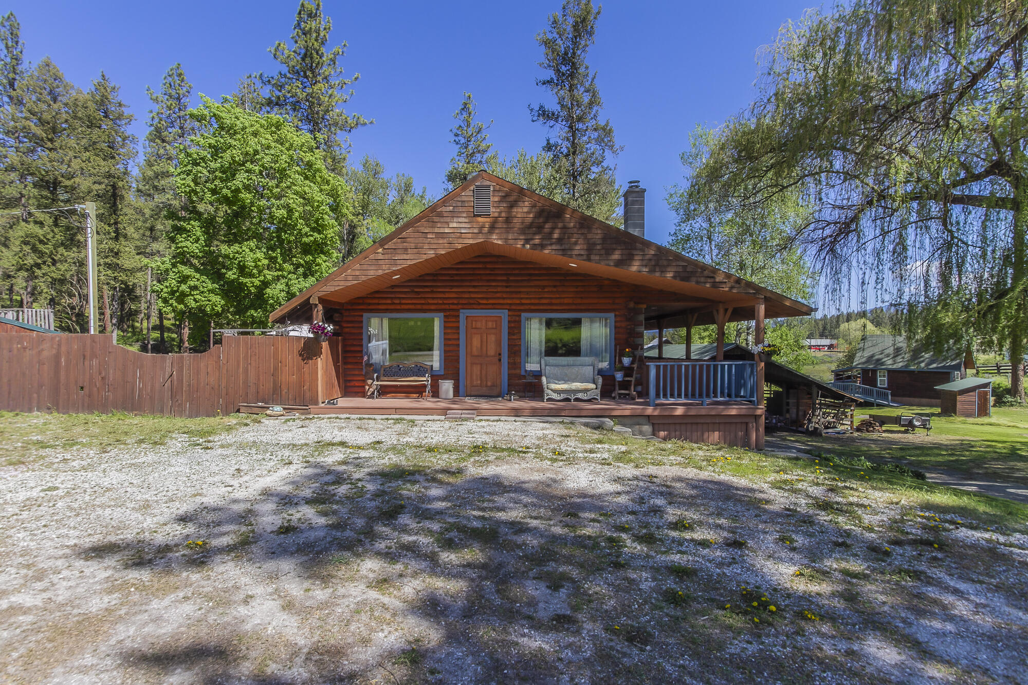 
                        Property photograph at
                        798 BARZEE RD
                      