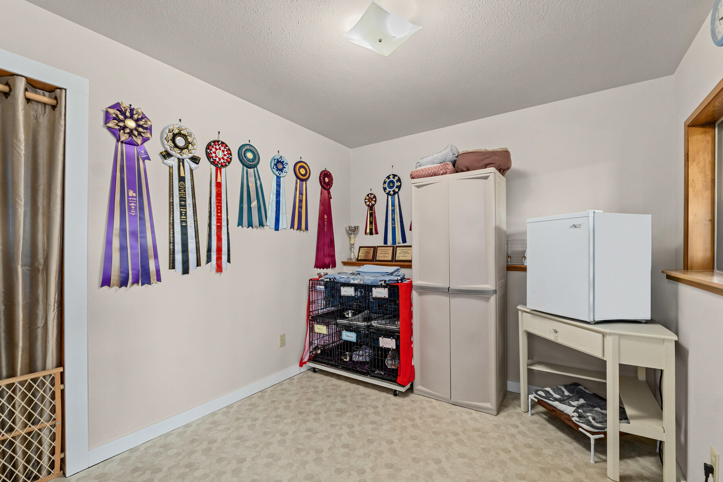 
                        Property photograph at
                        753 C ARDEN BUTTE RD
                      