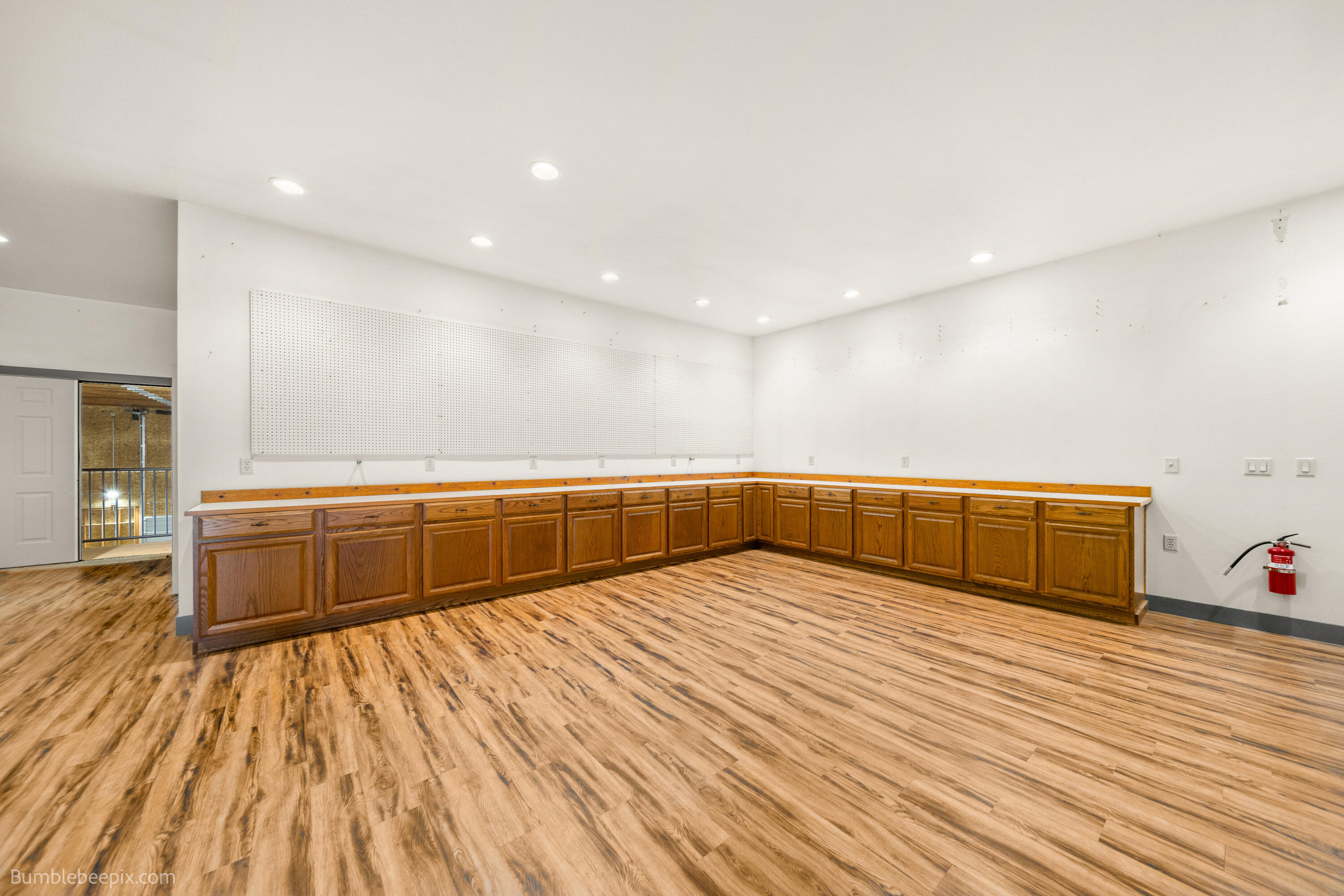 
                        Property photograph at
                        393958 HIGHWAY 20
                      