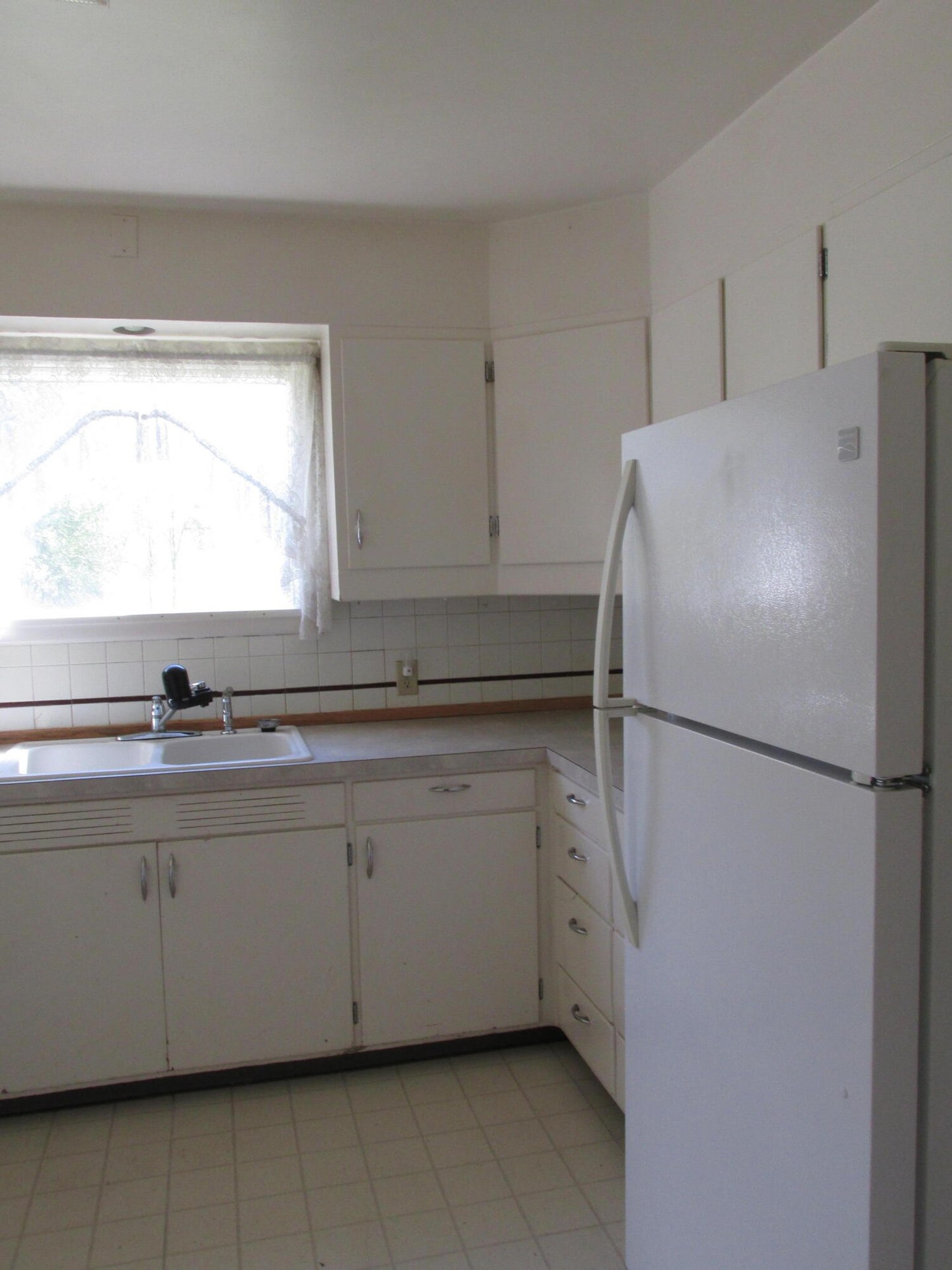 
                        Property photograph at
                        1325 S MAIN ST
                      