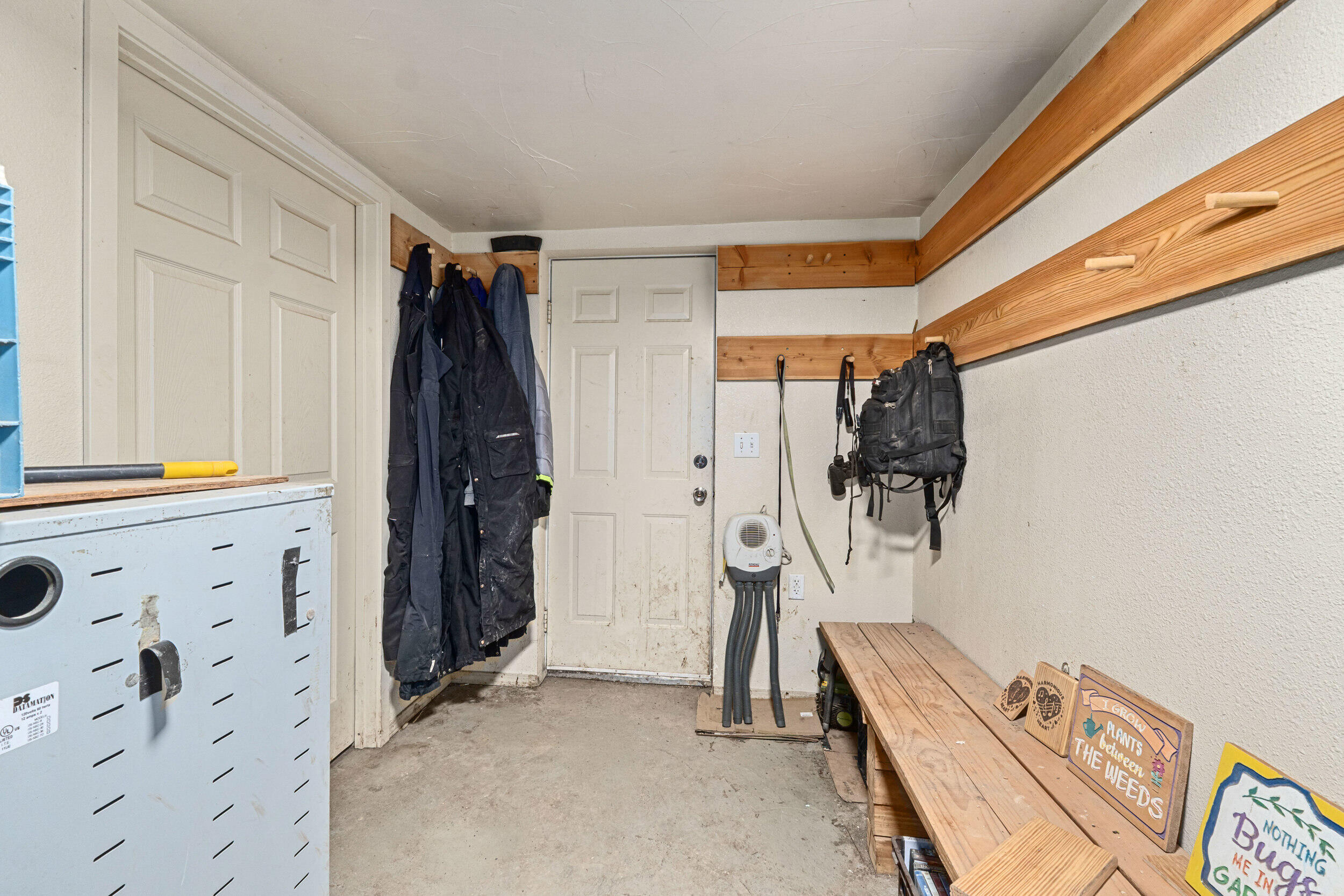 
                        Property photograph at
                        2083 MARBLE VALLEY-BASIN RD
                      