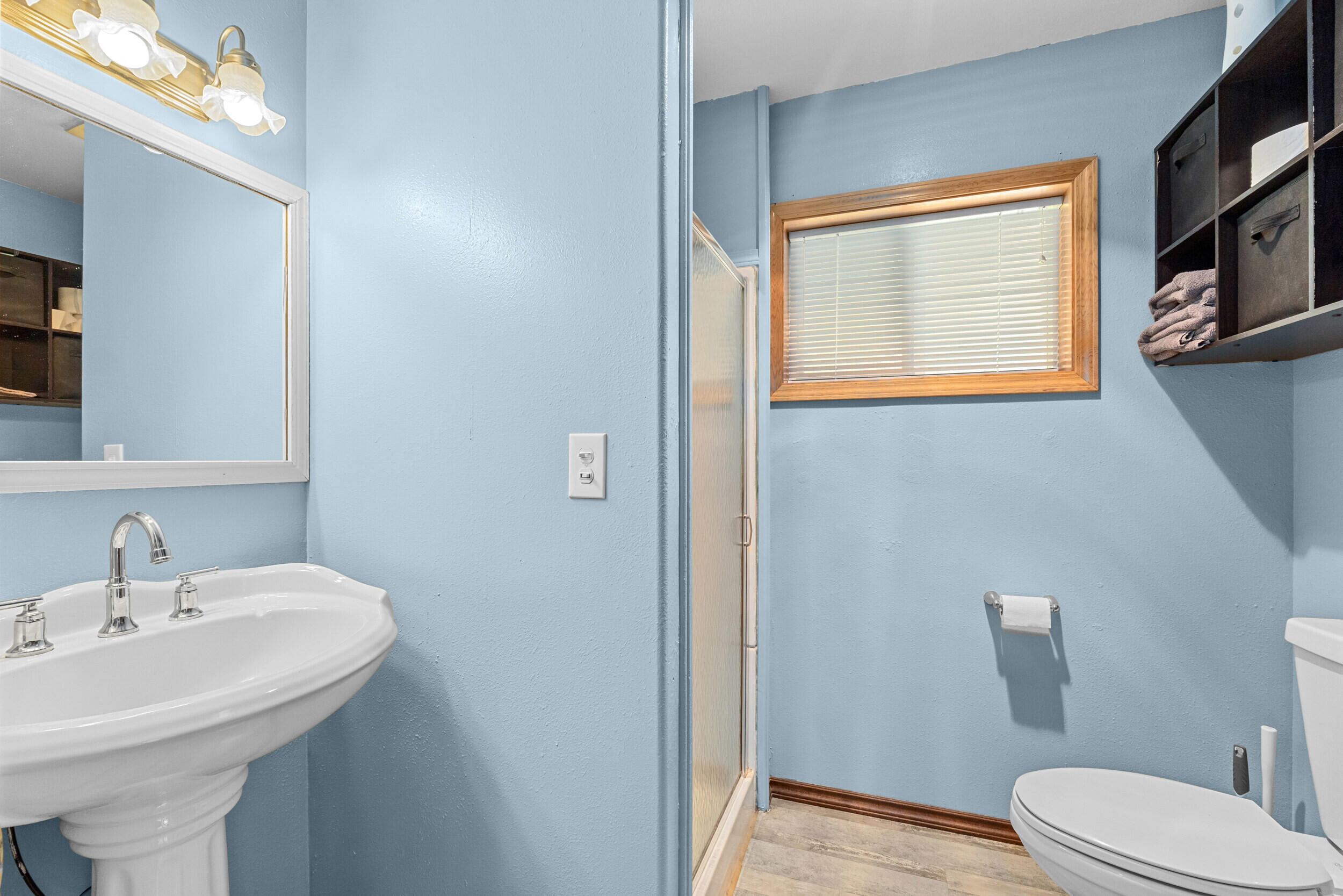 
                        Property photograph at
                        762 MAHONEY RD
                      