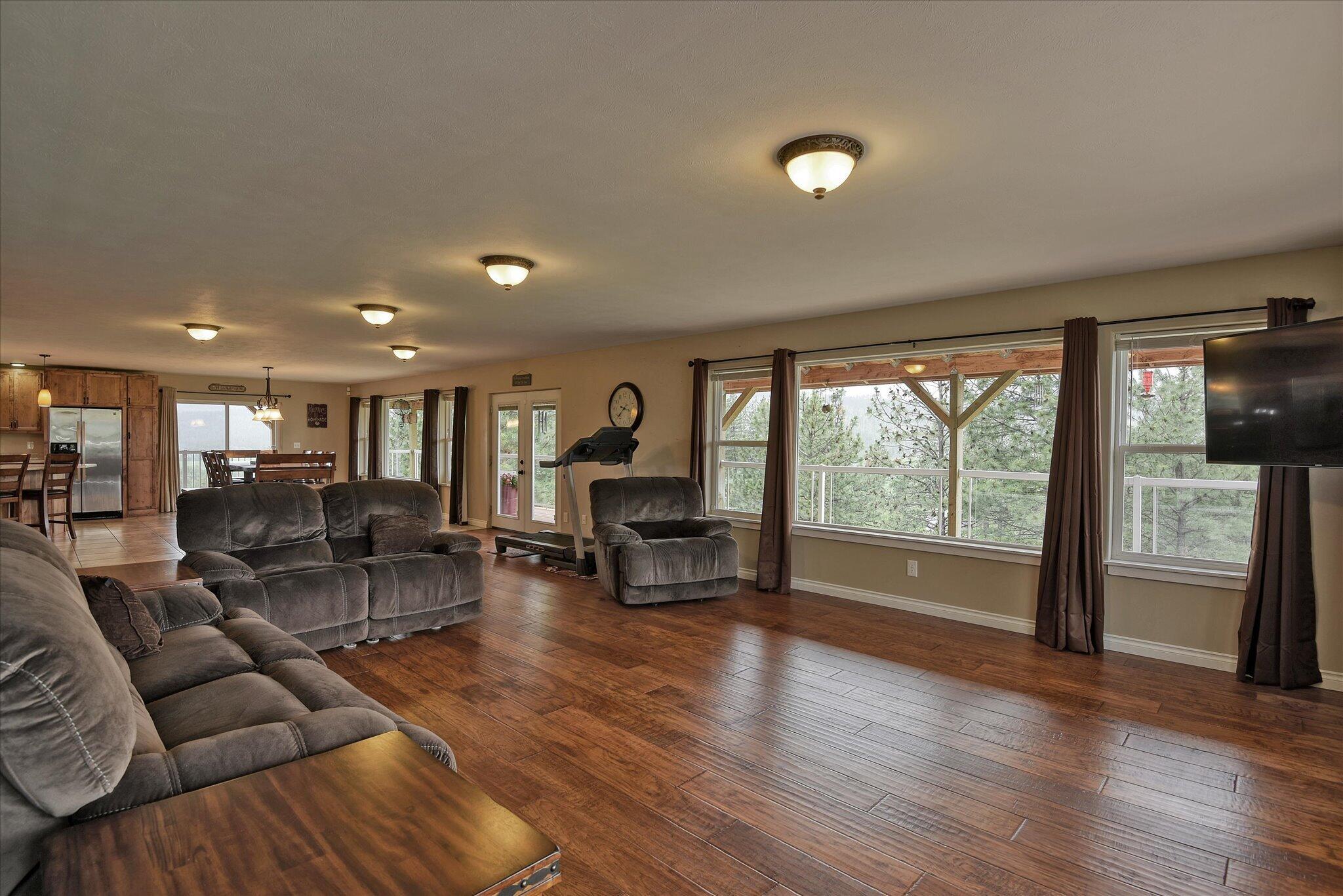 
                        Property photograph at
                        419 US-395 S
                      