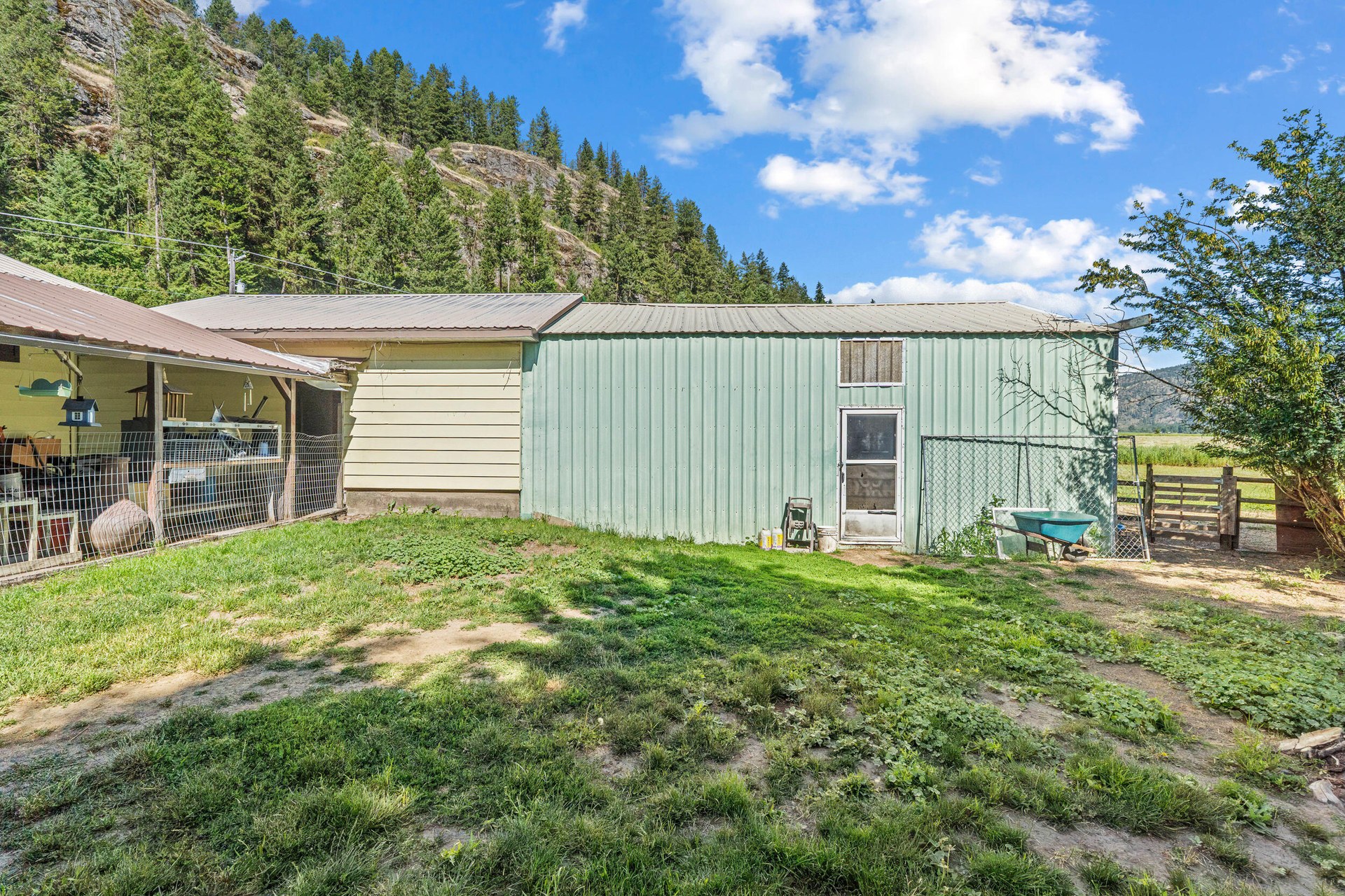 
                        Property photograph at
                        511 VALLEY WESTSIDE RD
                      