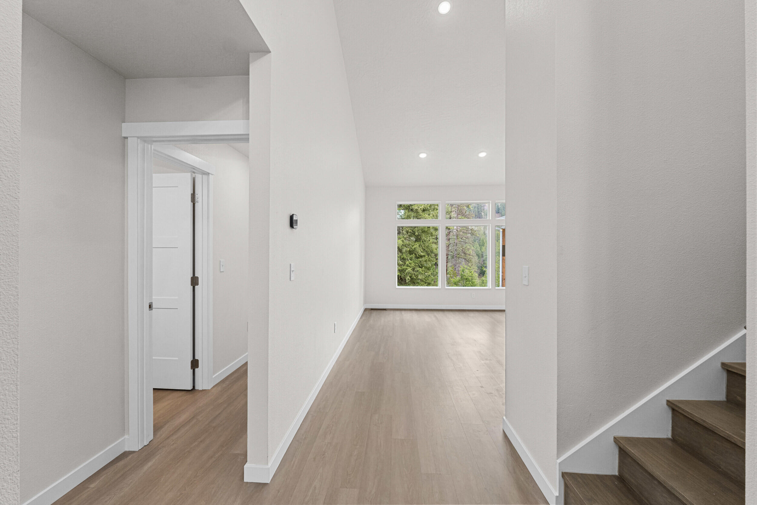
                        Property photograph at
                        2528 CANYON CREST WAY
                      
