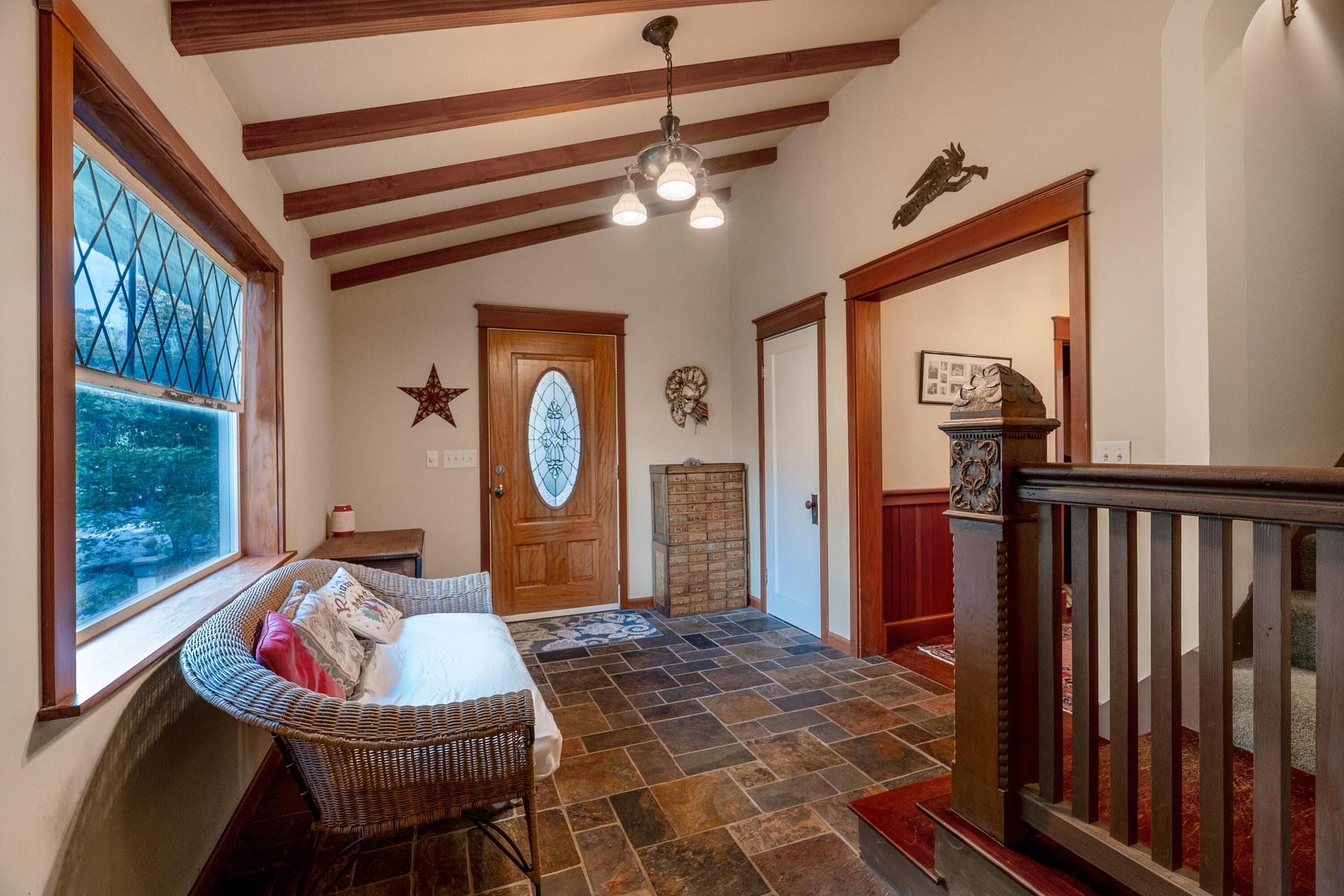 
                        Property photograph at
                        903 W KING ST
                      
