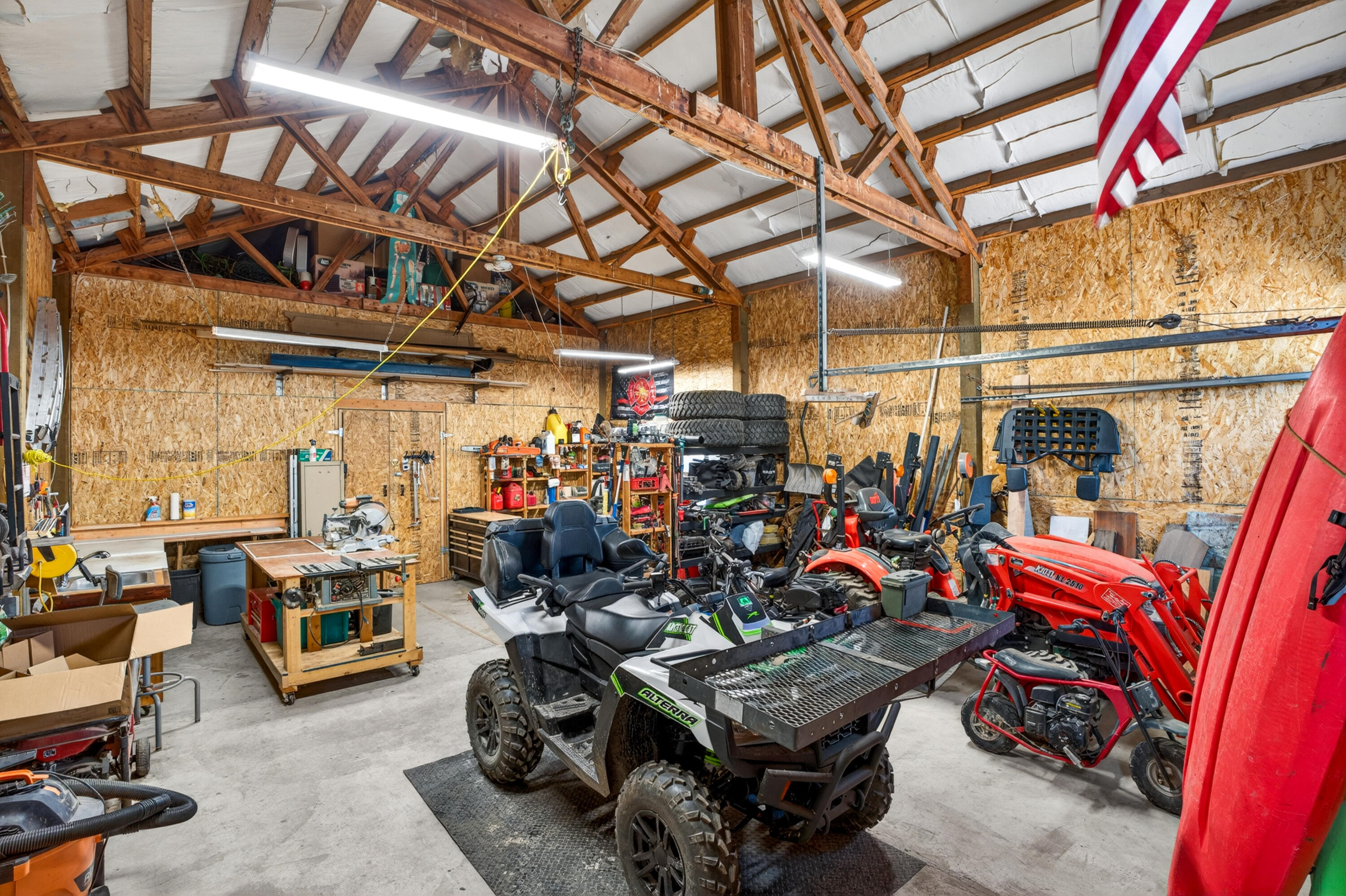 
                        Property photograph at
                        762 JOSEPH JESSICA RD
                      