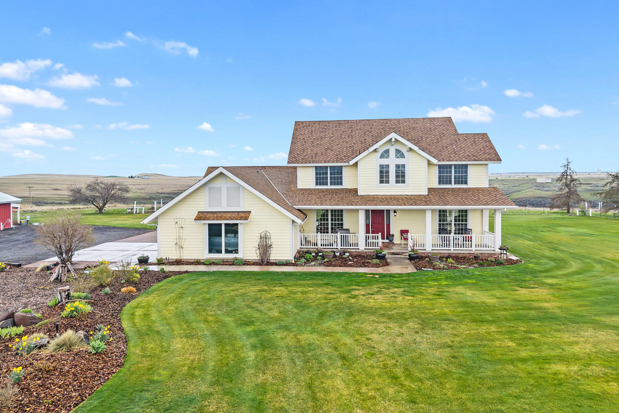 
            Exterior of
            34462 COTTONWOOD CREEK RD E
          