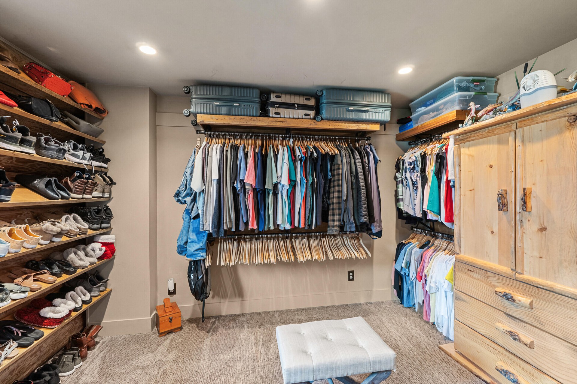 
                        Property photograph at
                        33905 WINTERWOOD LN E
                      