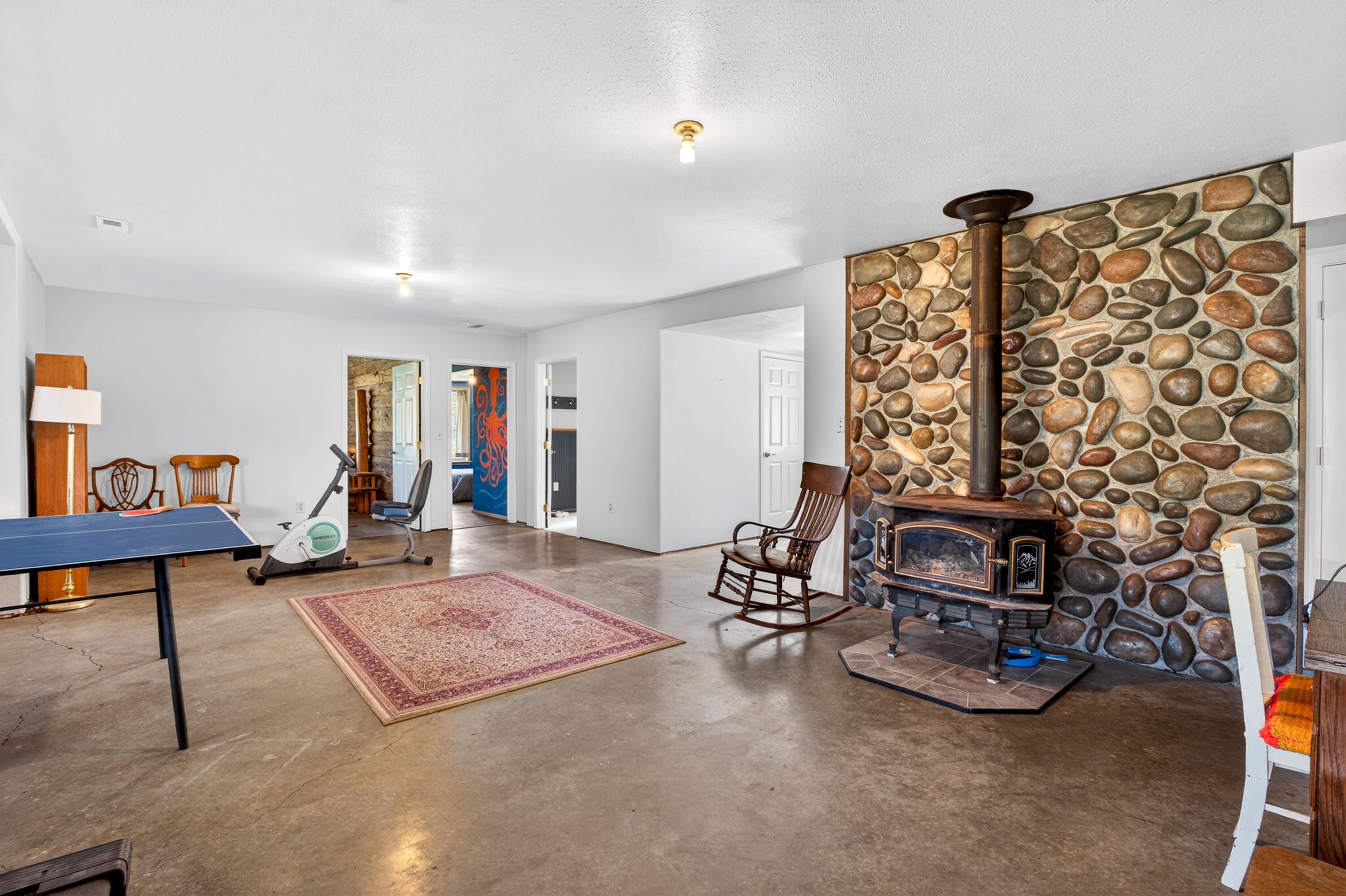 
                        Property photograph at
                        927 MISSION LAKE RD
                      