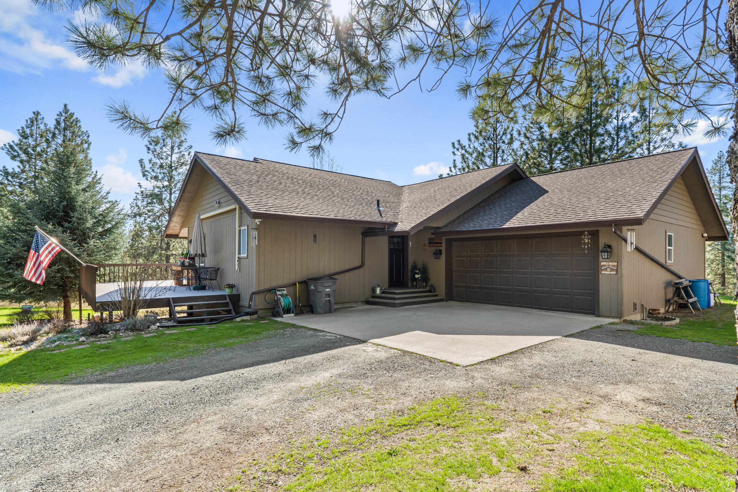 
                        Property photograph at
                        753 C ARDEN BUTTE RD
                      