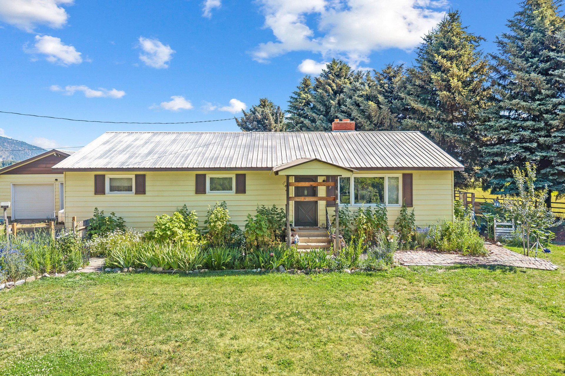 
                        Property photograph at
                        511 VALLEY WESTSIDE RD
                      