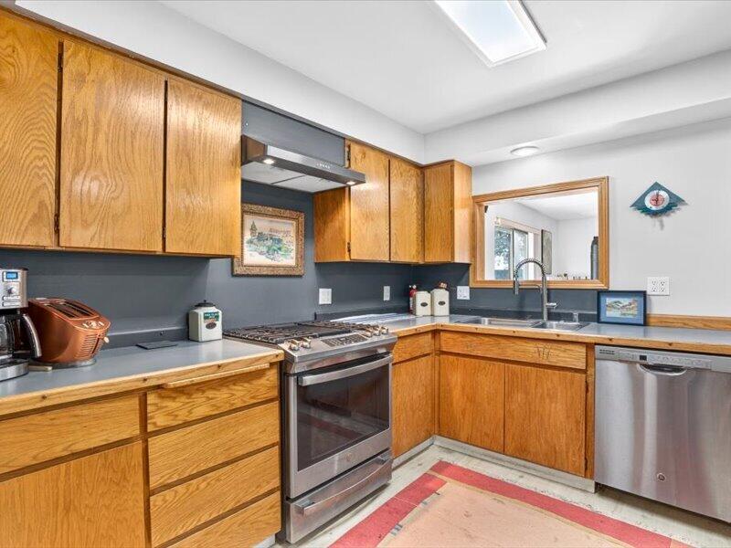 
                        Property photograph at
                        147 RICHMOND LN
                      