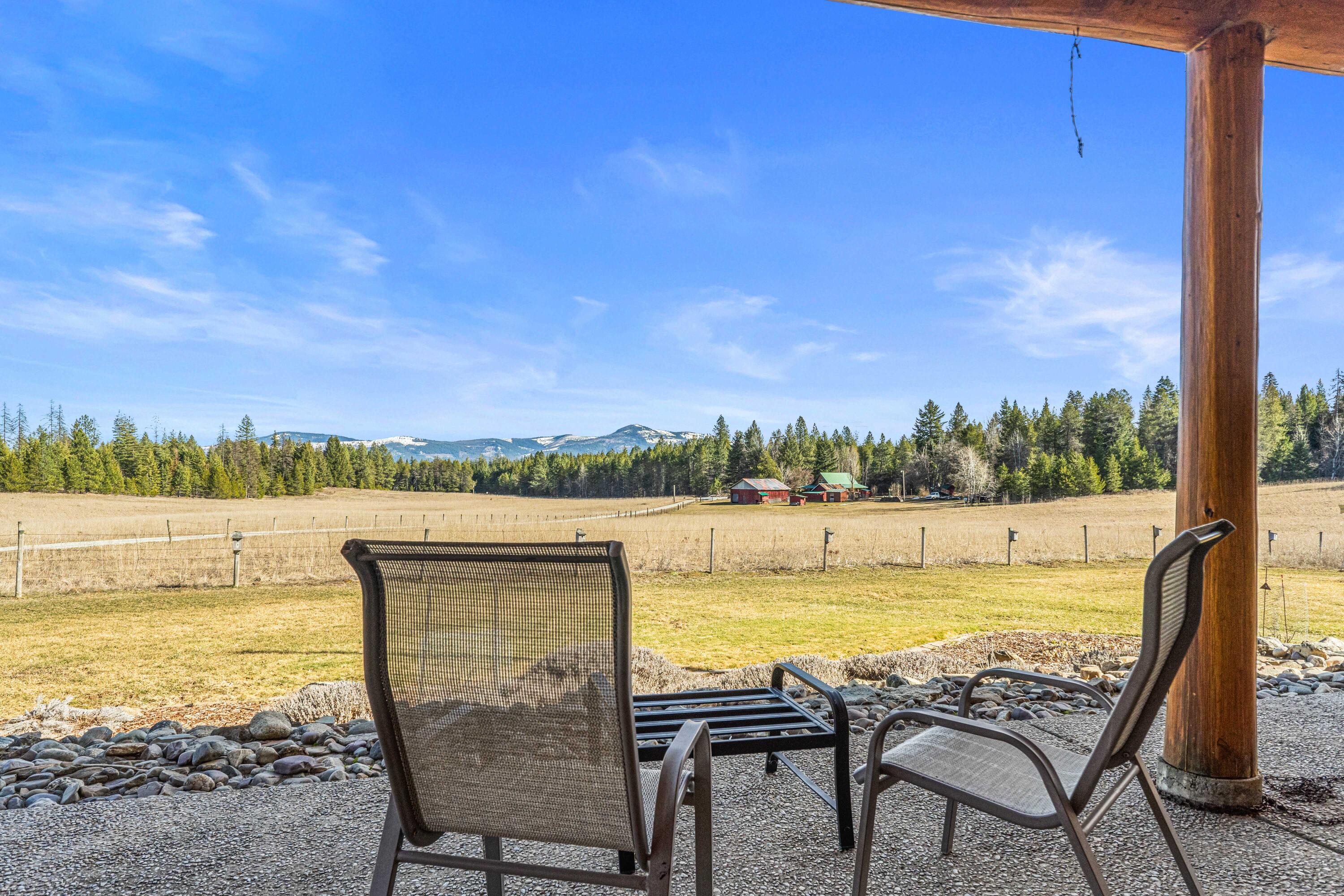 
                        Property photograph at
                        1114 N STOHR RD
                      