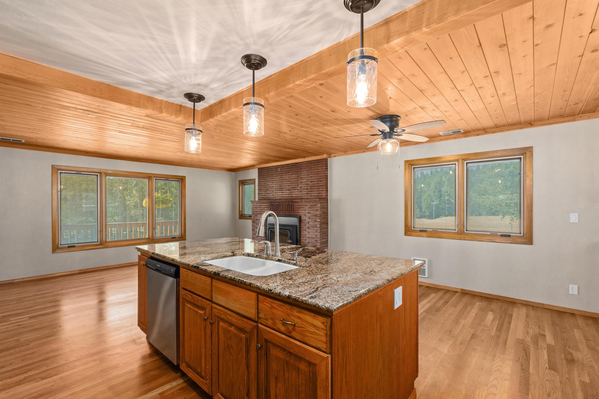 
                        Property photograph at
                        1381 LITTLE TWIN LAKES RD
                      