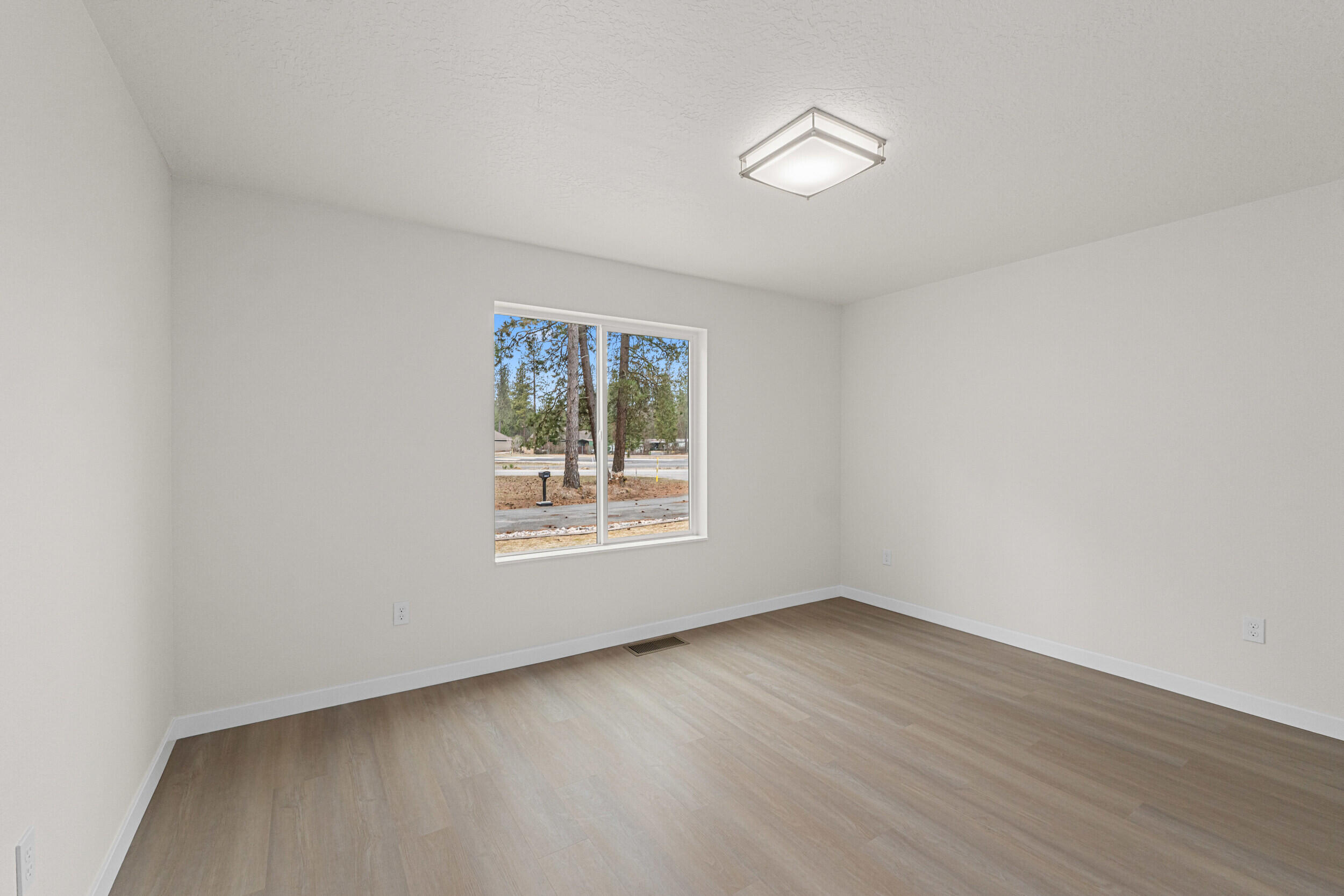 
                        Property photograph at
                        2528 CANYON CREST WAY
                      
