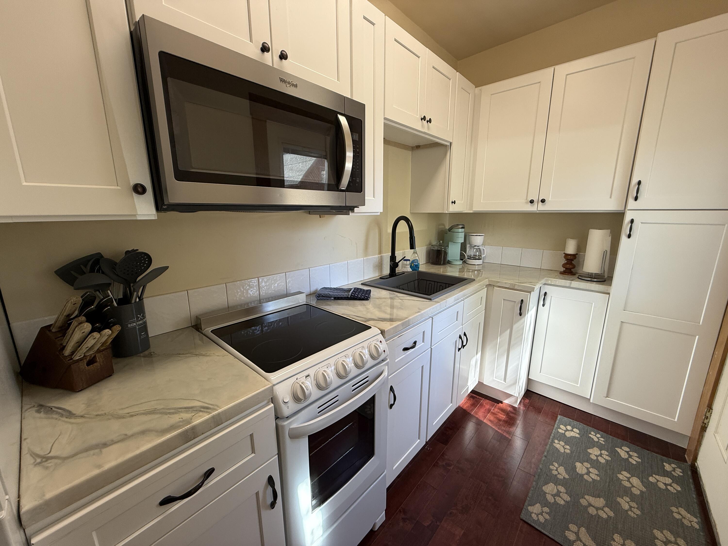 
                        Property photograph at
                        640 N ELM ST
                      