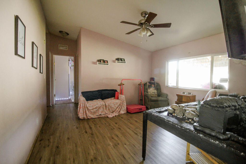 
                        Property photograph at
                        686 OLD ARDEN #38 HWY
                      