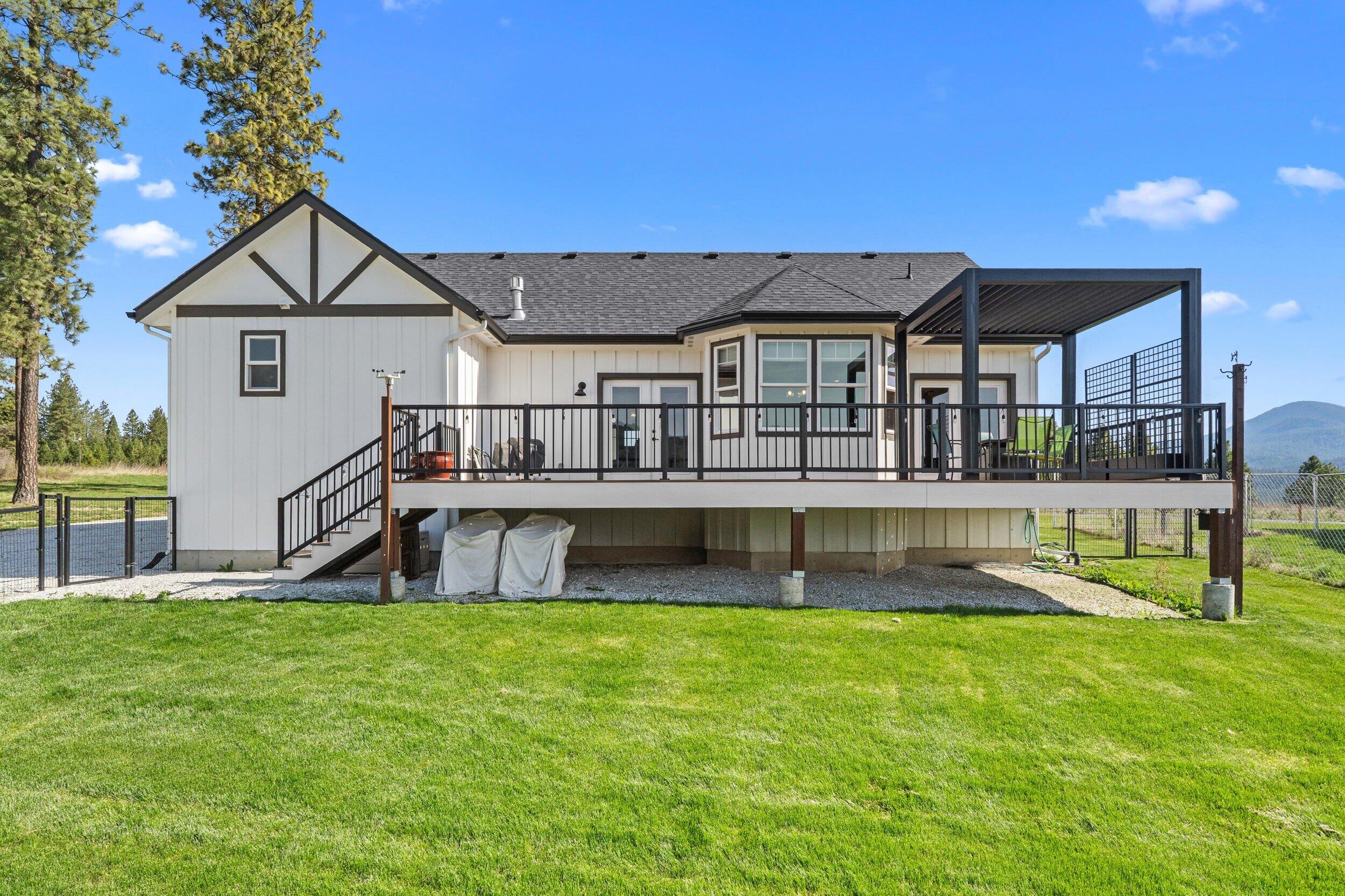 
                        Property photograph at
                        305 MAVEN WAY
                      