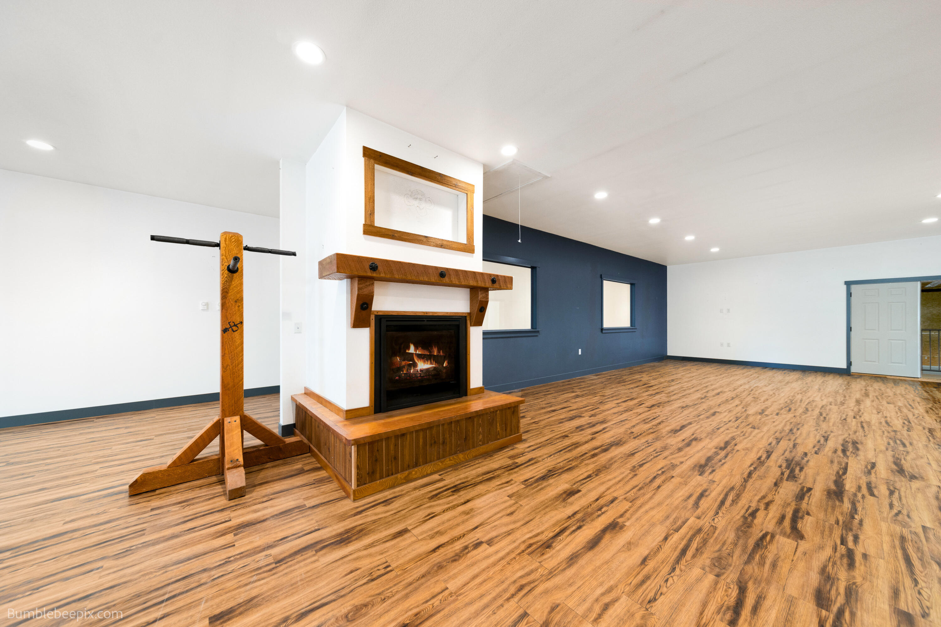 
                        Property photograph at
                        393958 HIGHWAY 20
                      