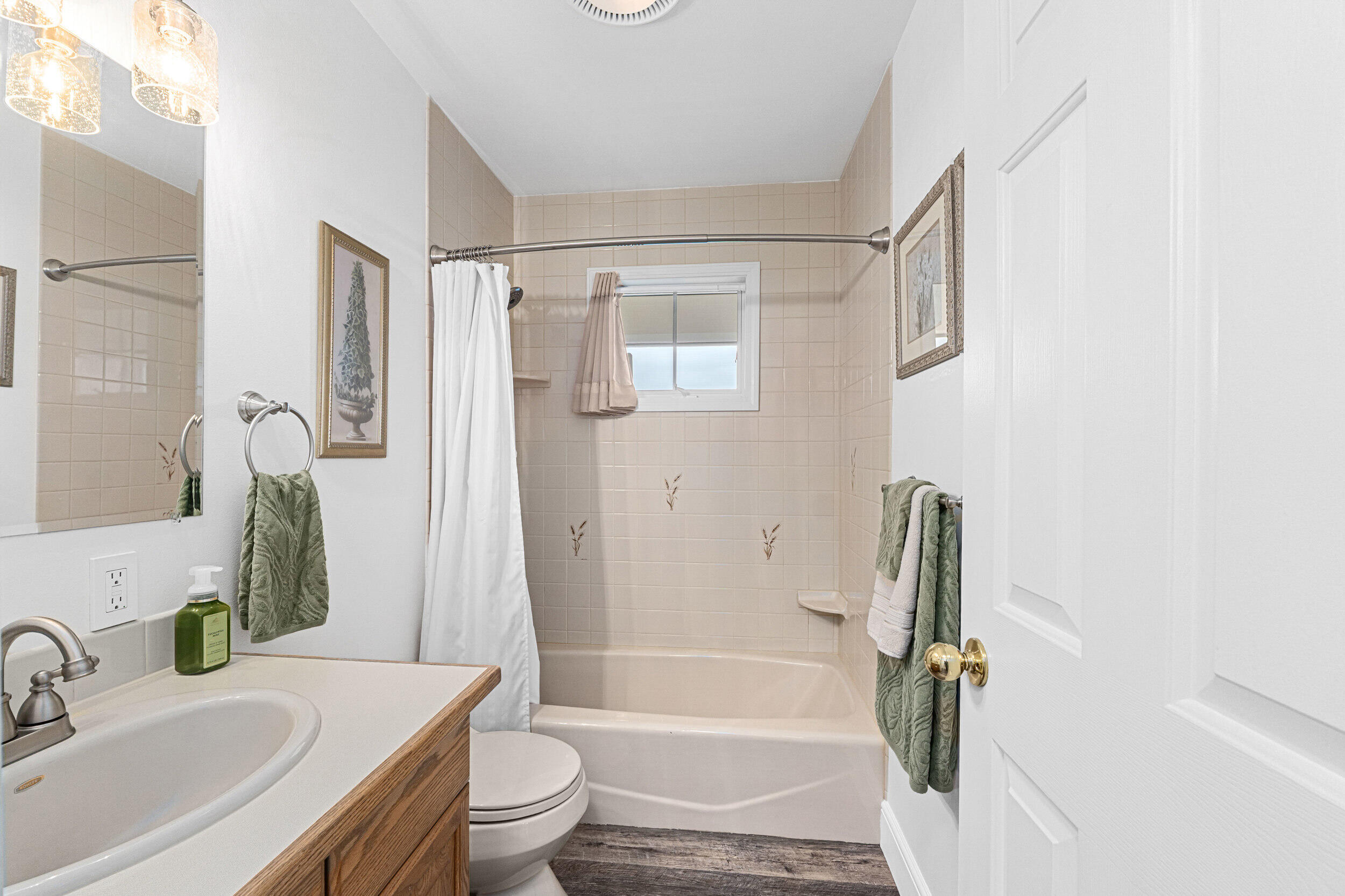 
                        Property photograph at
                        34462 COTTONWOOD CREEK RD E
                      