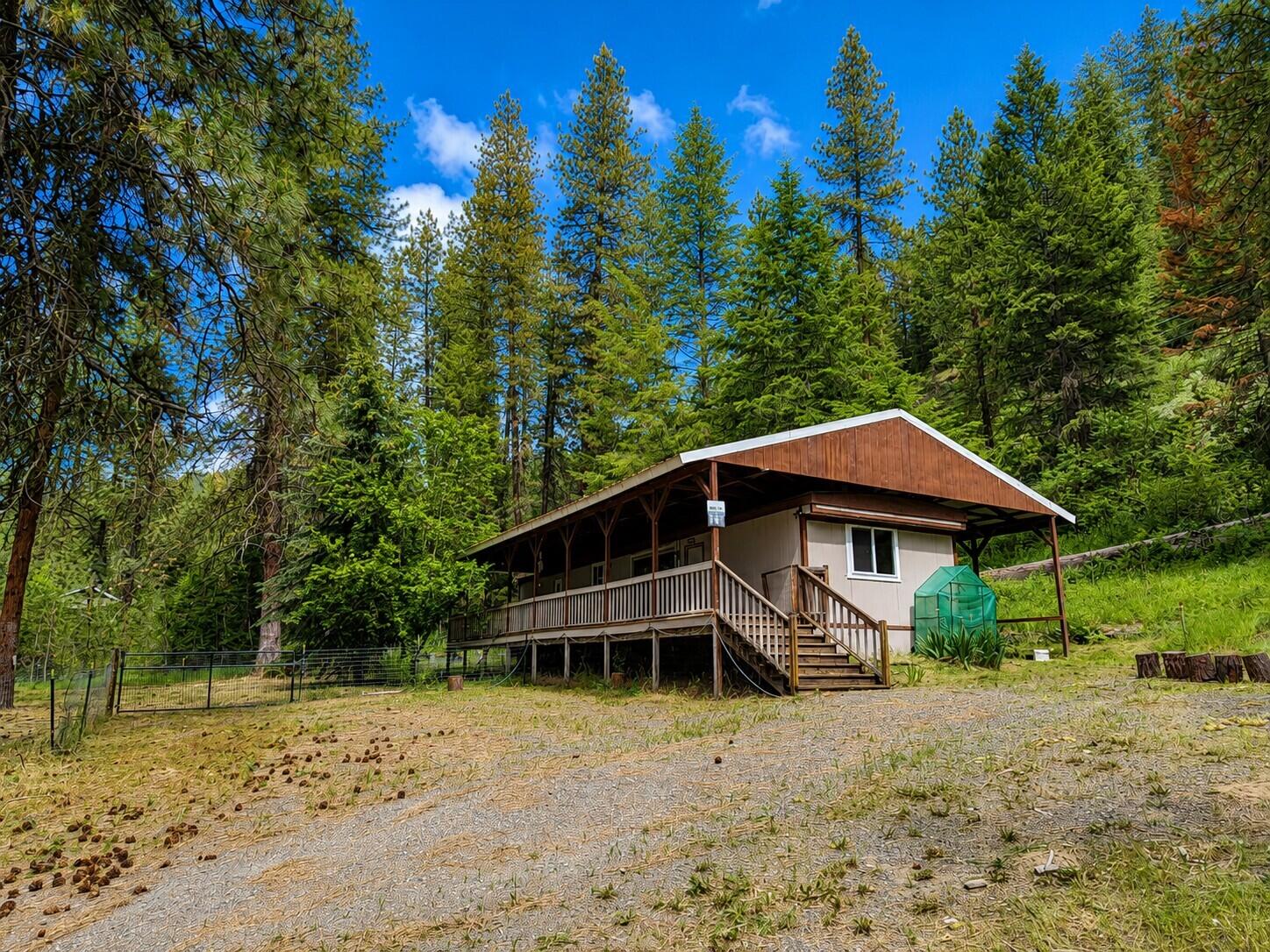
            Exterior of
            3827 HWY 25 S.
          
