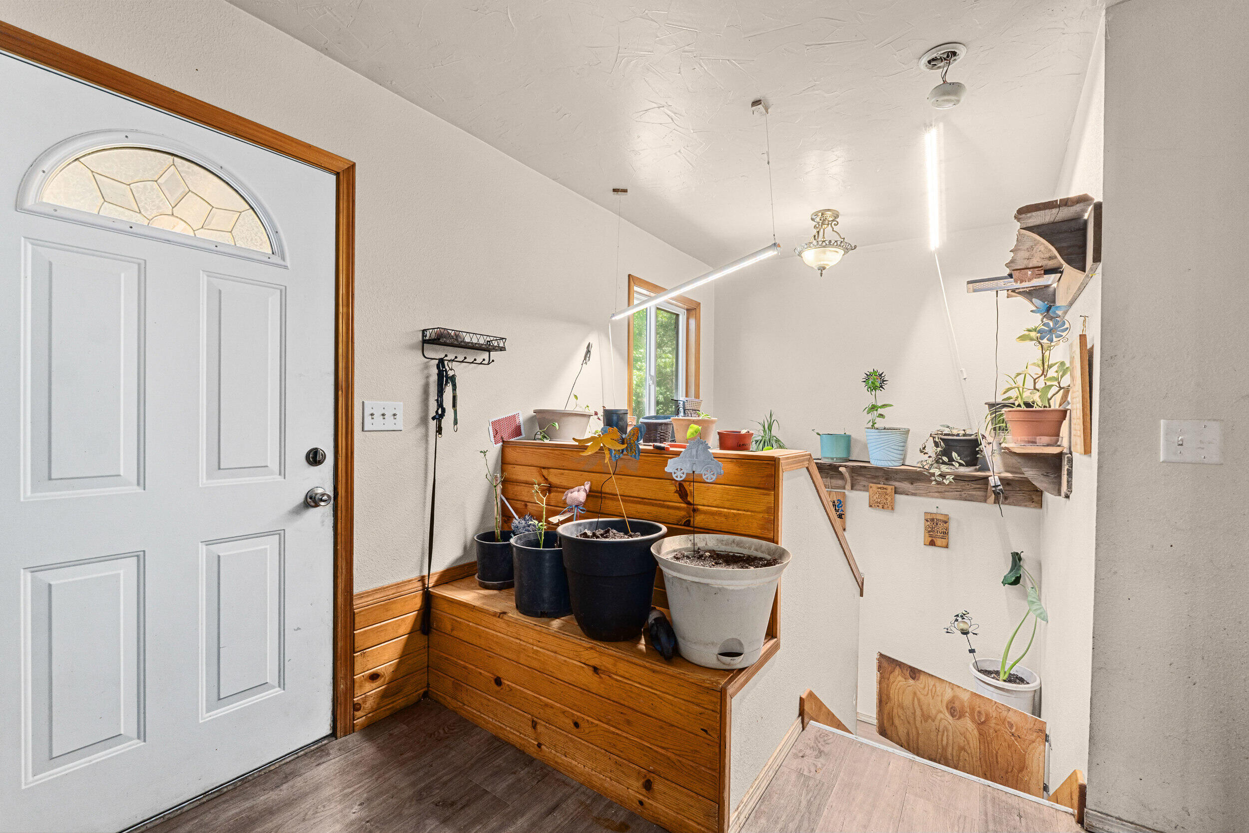
                        Property photograph at
                        2083 MARBLE VALLEY-BASIN RD
                      