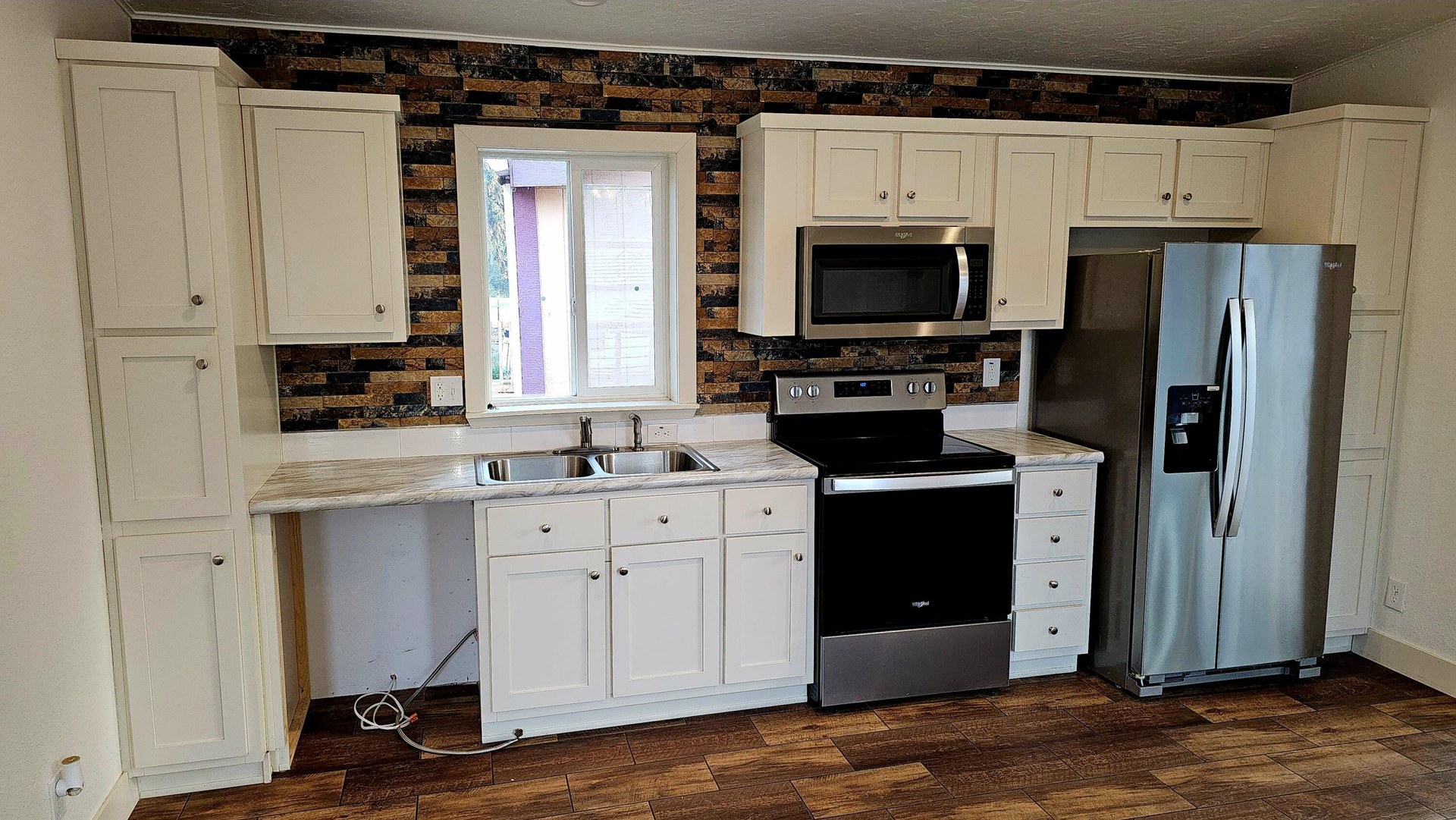 
                        Property photograph at
                        5 COLUMBIA DR
                      