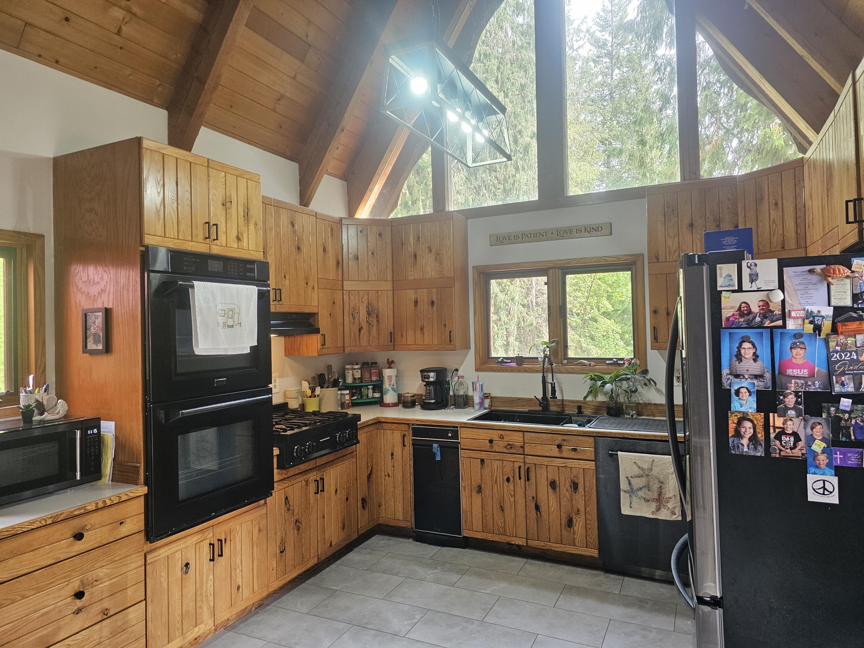 
                        Property photograph at
                        398462 HIGHWAY 20
                      