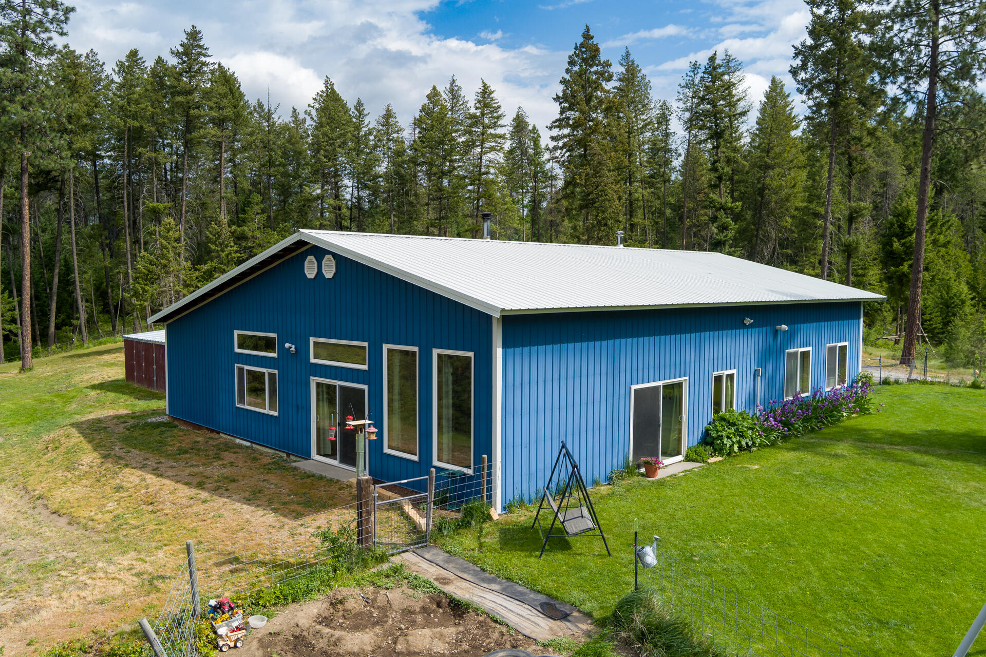 
                        Property photograph at
                        2559 F UNITED COPPER MINE RD
                      