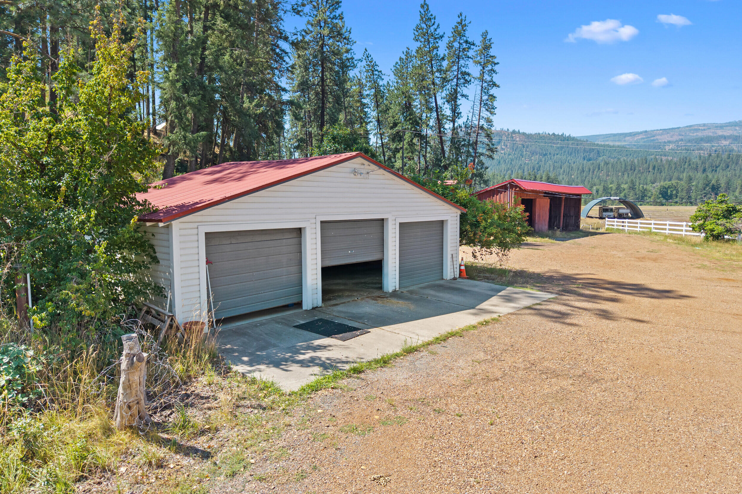 
                        Property photograph at
                        2339 KETTLE RIVER RD
                      