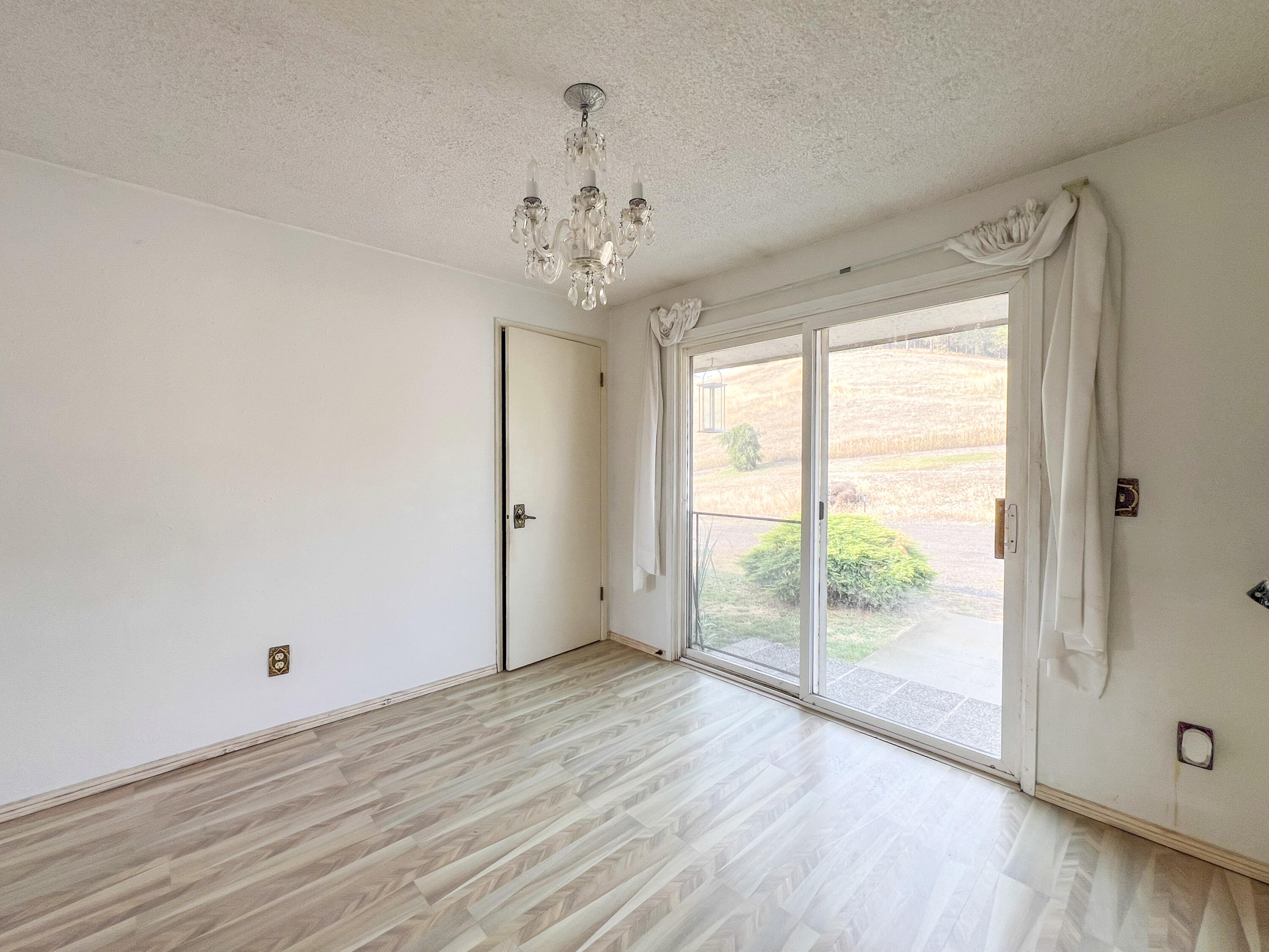 
                        Property photograph at
                        598 N HWY 395
                      