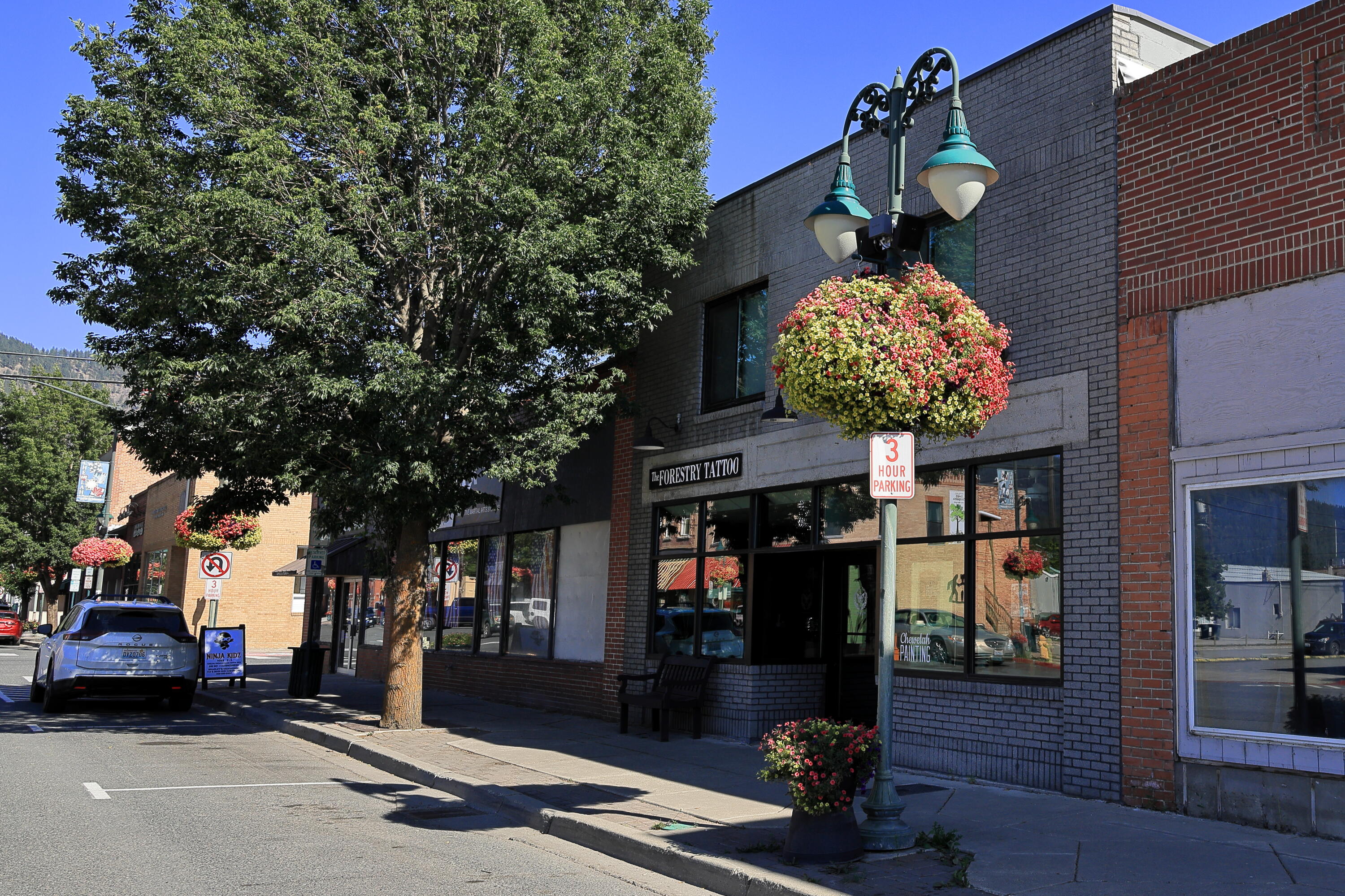 
                        Property photograph at
                        108 E MAIN AVE
                      