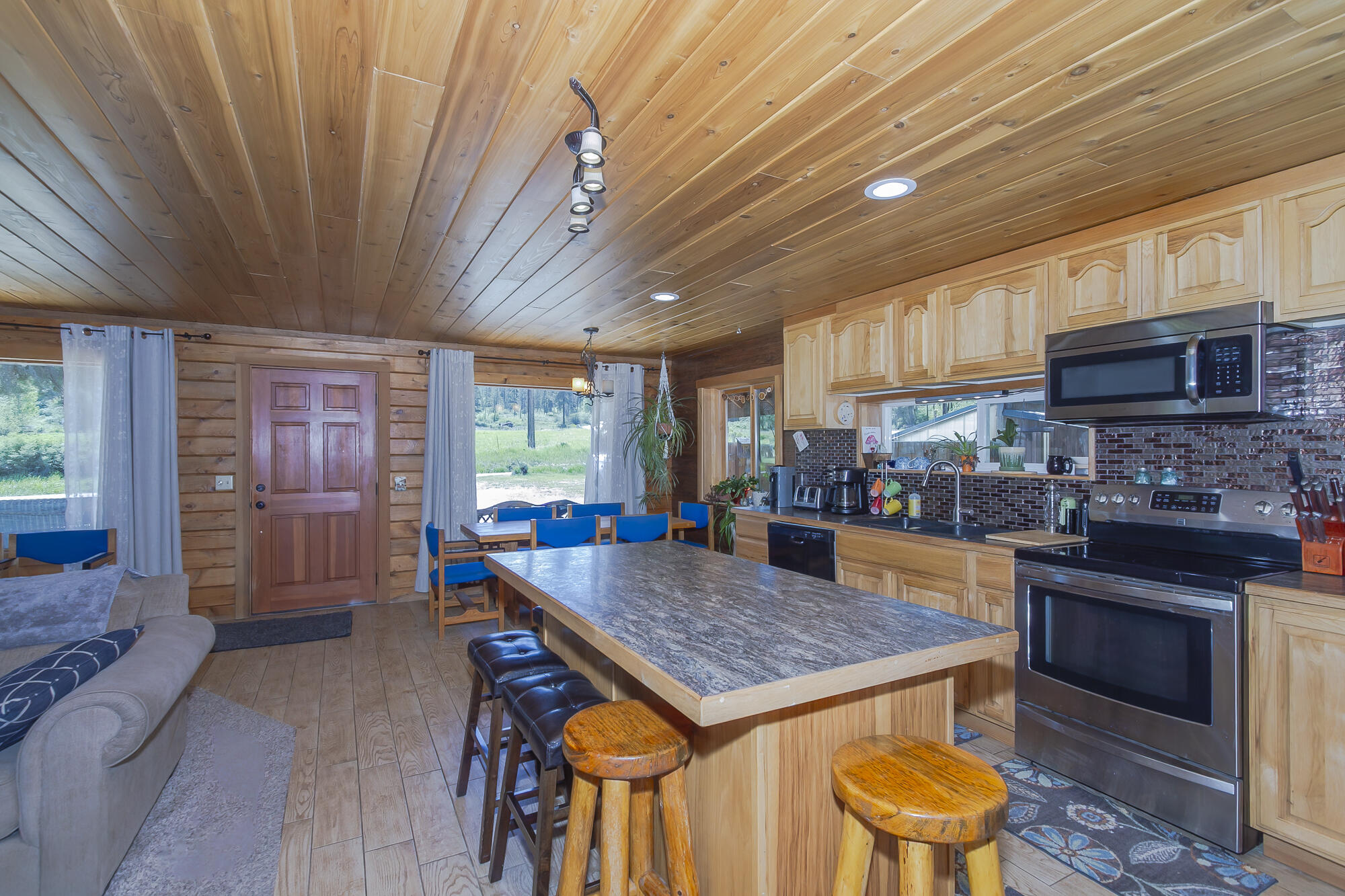 
                        Property photograph at
                        798 BARZEE RD
                      