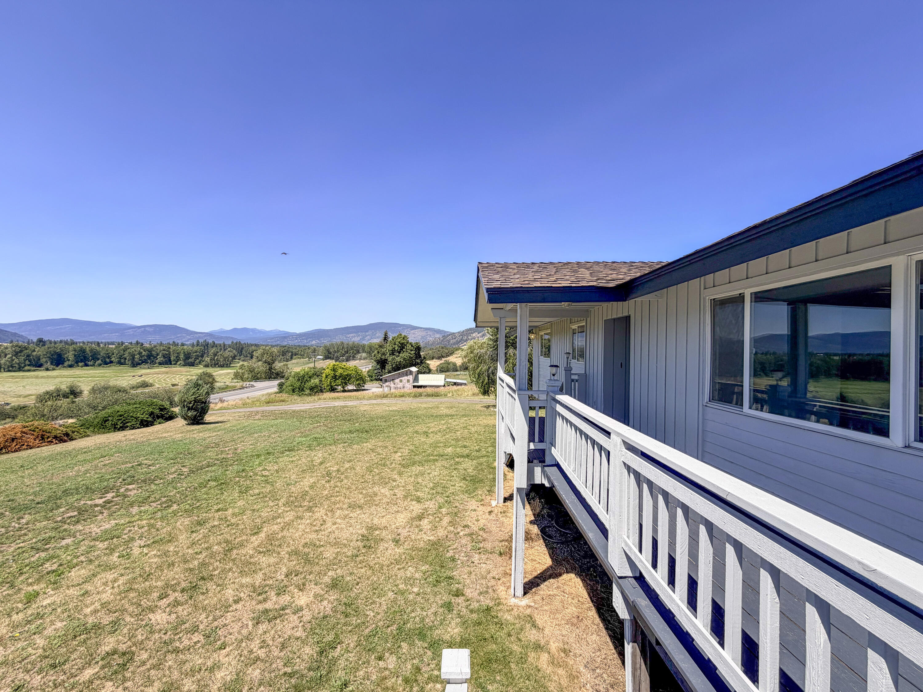 
                        Property photograph at
                        598 N HWY 395
                      