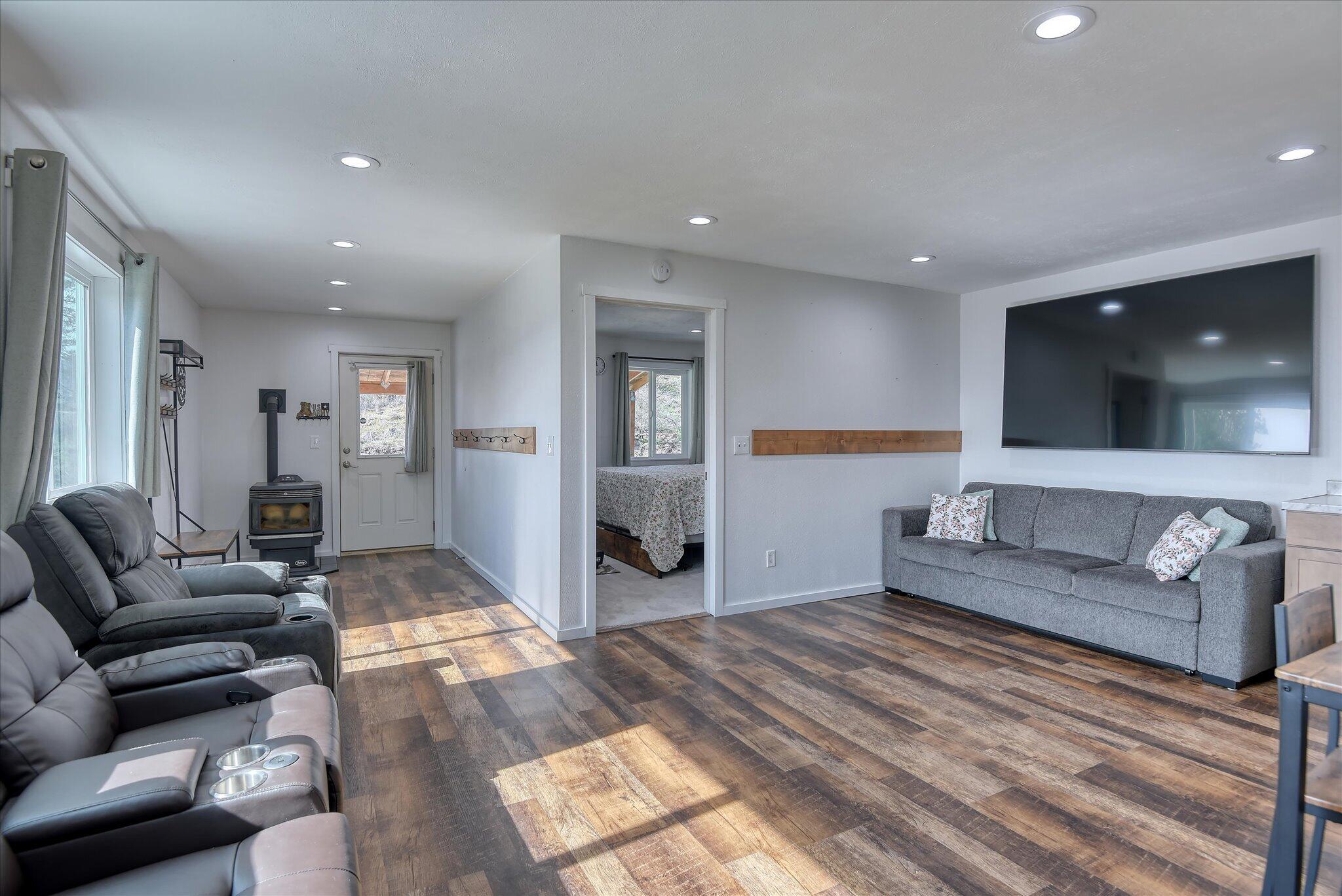 
                        Property photograph at
                        419 US-395 S
                      