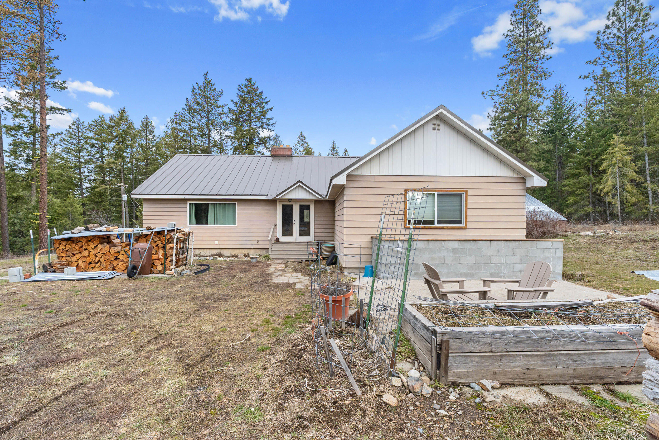 
                        Property photograph at
                        2852 HORSESHOE LAKE RD
                      