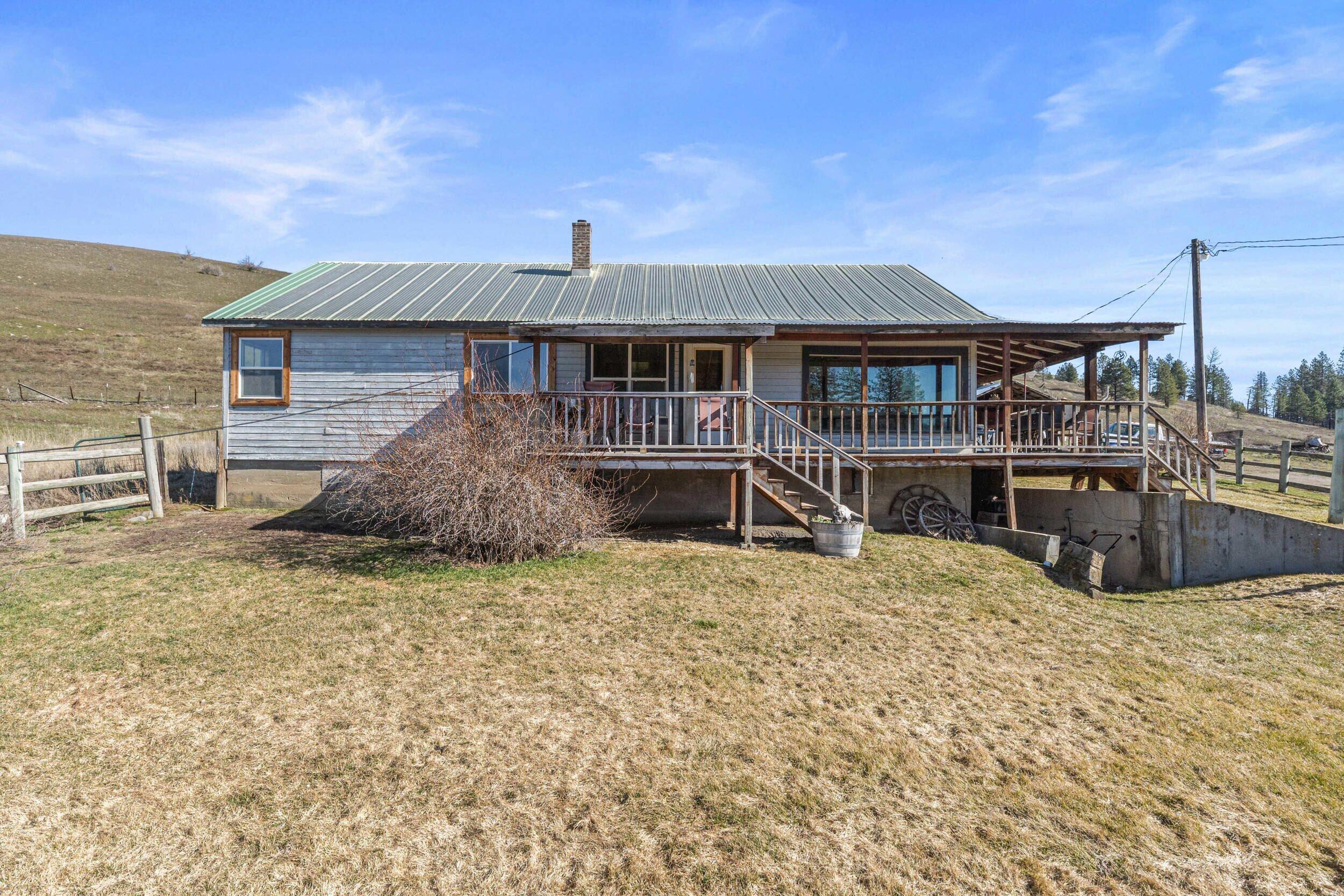 
                        Property photograph at
                        3031 HALL CREEK RD
                      