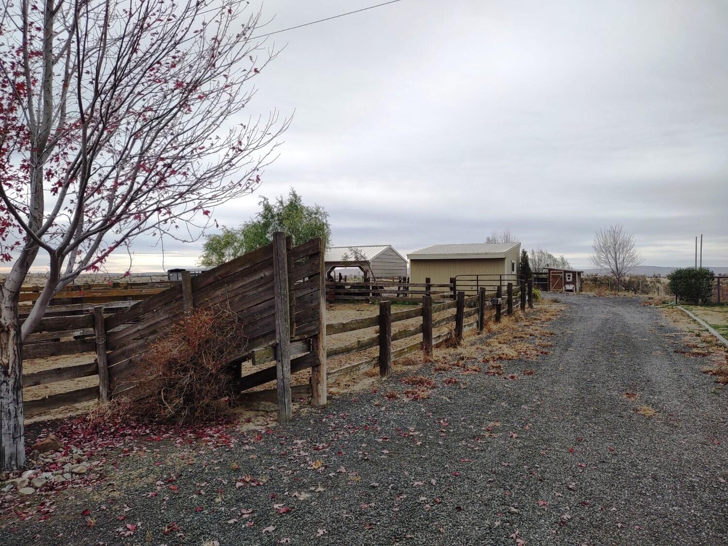 
                        Property photograph at
                        2175 W MCMANAMON RD
                      