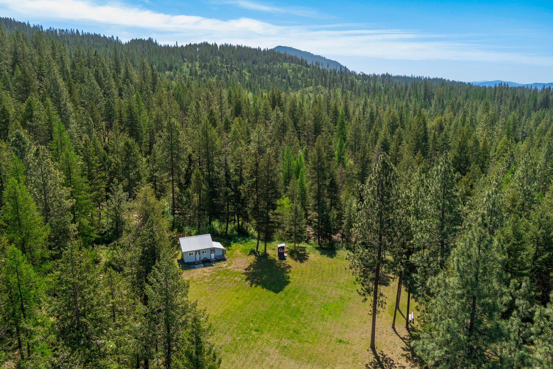 
                        Property photograph at
                        2559 UNITED COPPER MINE RD
                      