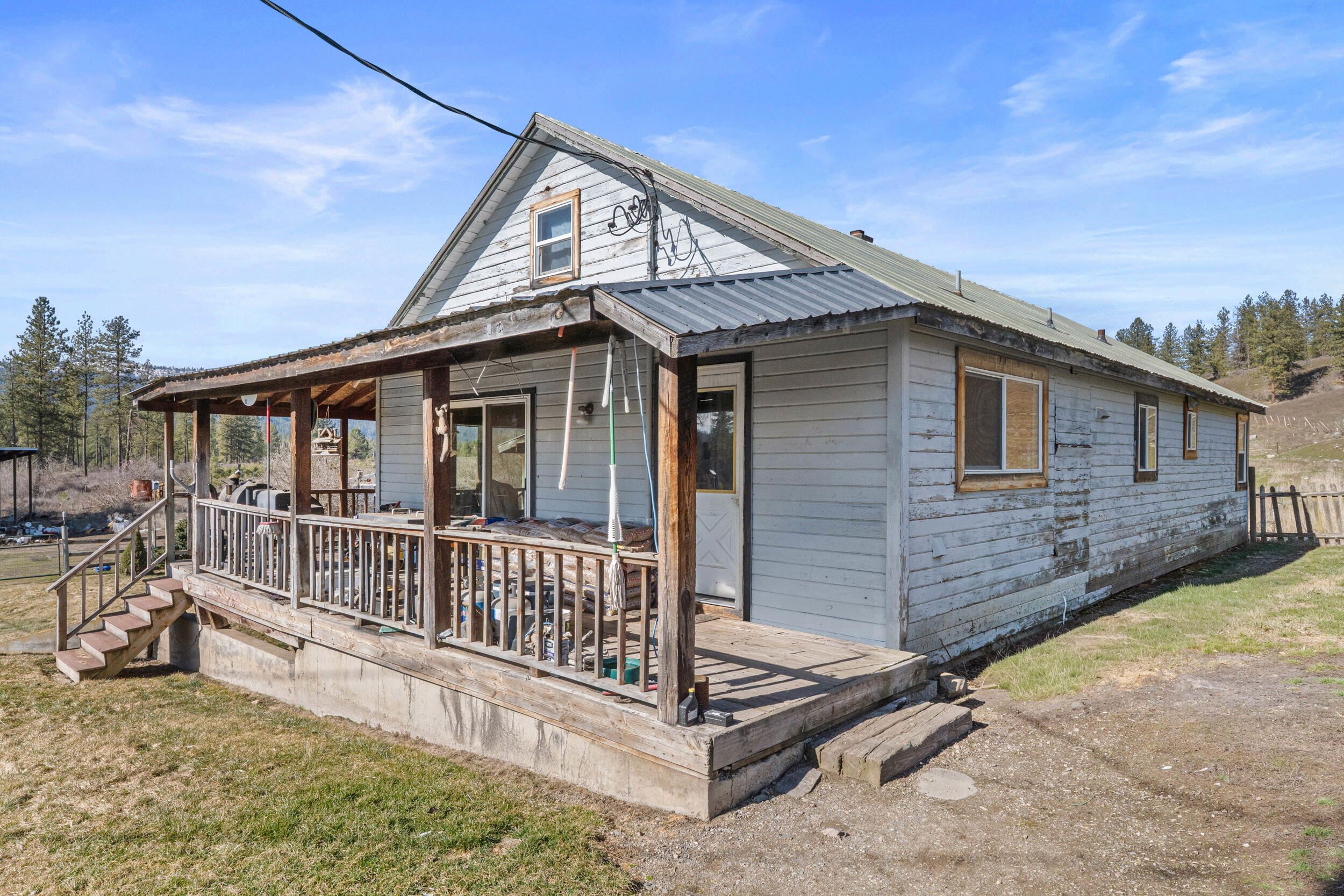 
                        Property photograph at
                        3031 HALL CREEK RD
                      