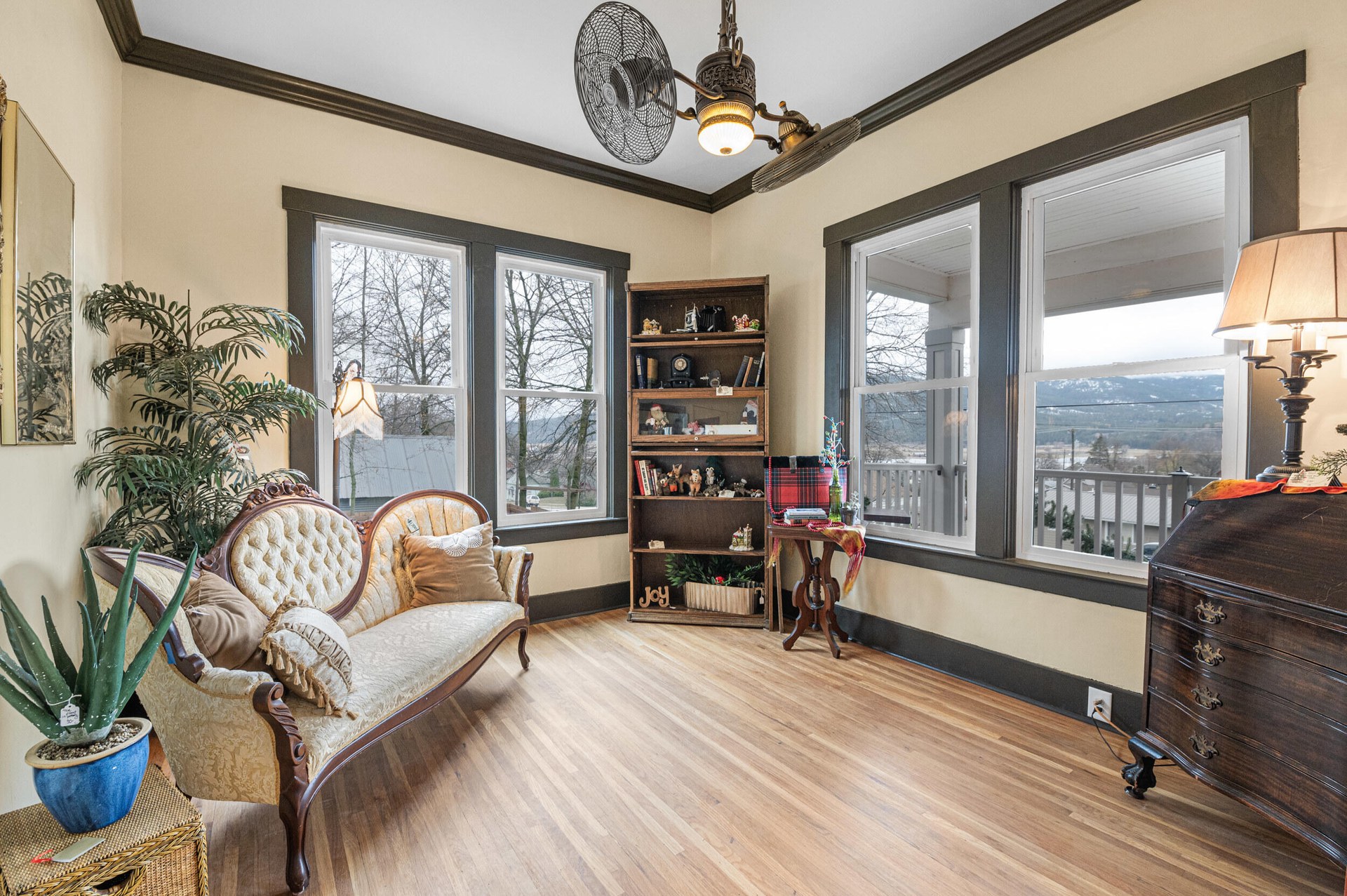 
                        Property photograph at
                        640 N ELM ST
                      