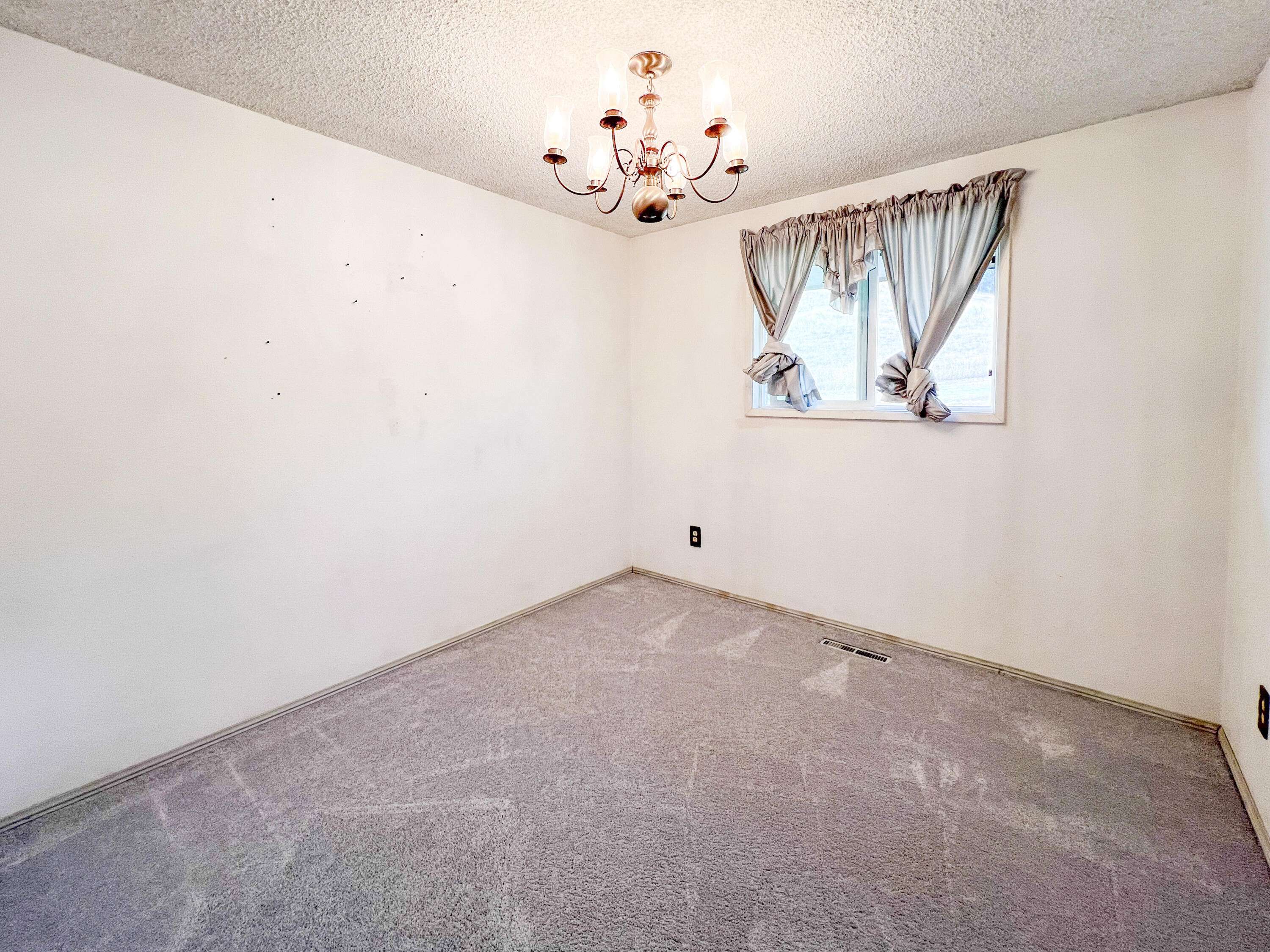
                        Property photograph at
                        598 N HWY 395
                      
