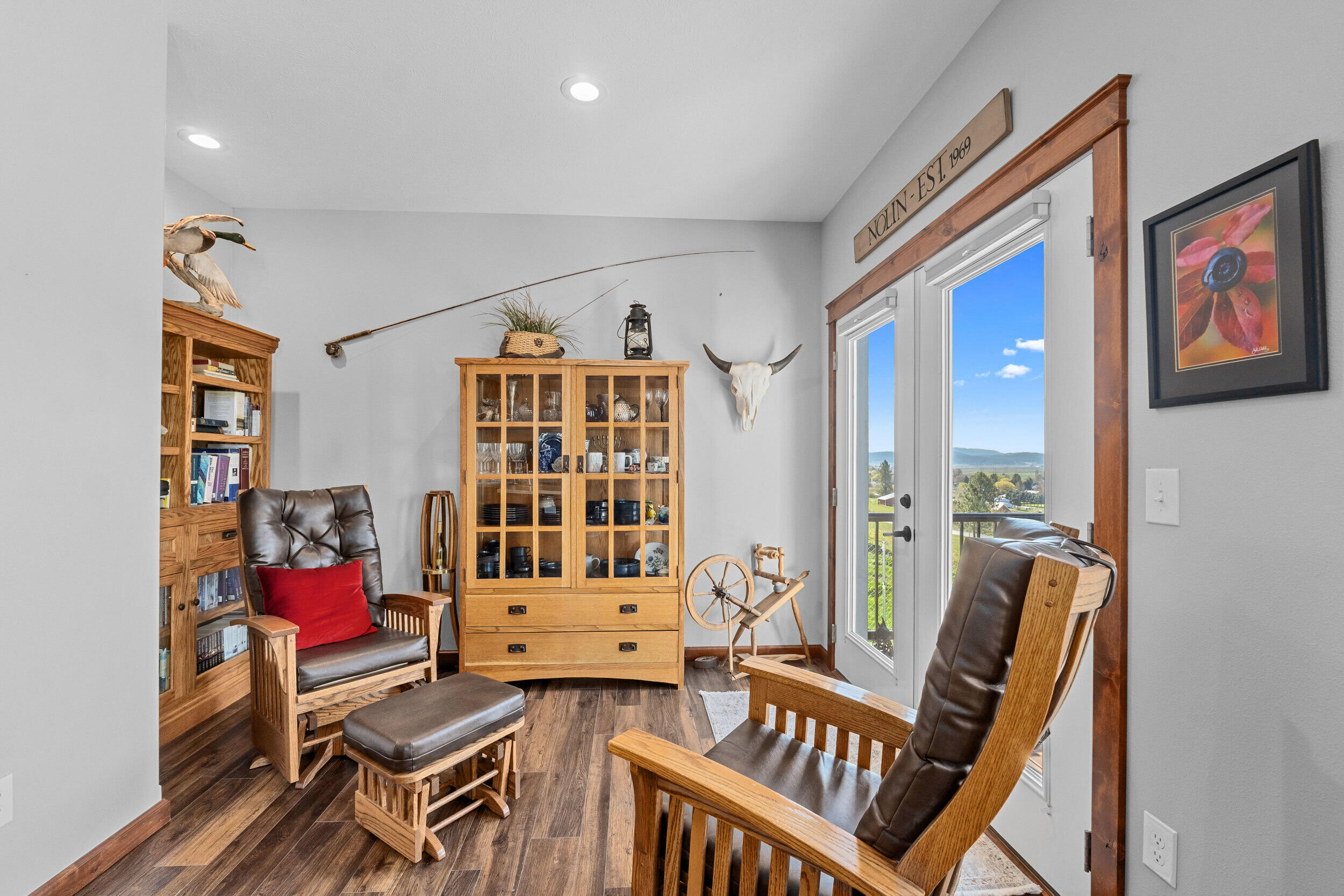
                        Property photograph at
                        305 MAVEN WAY
                      