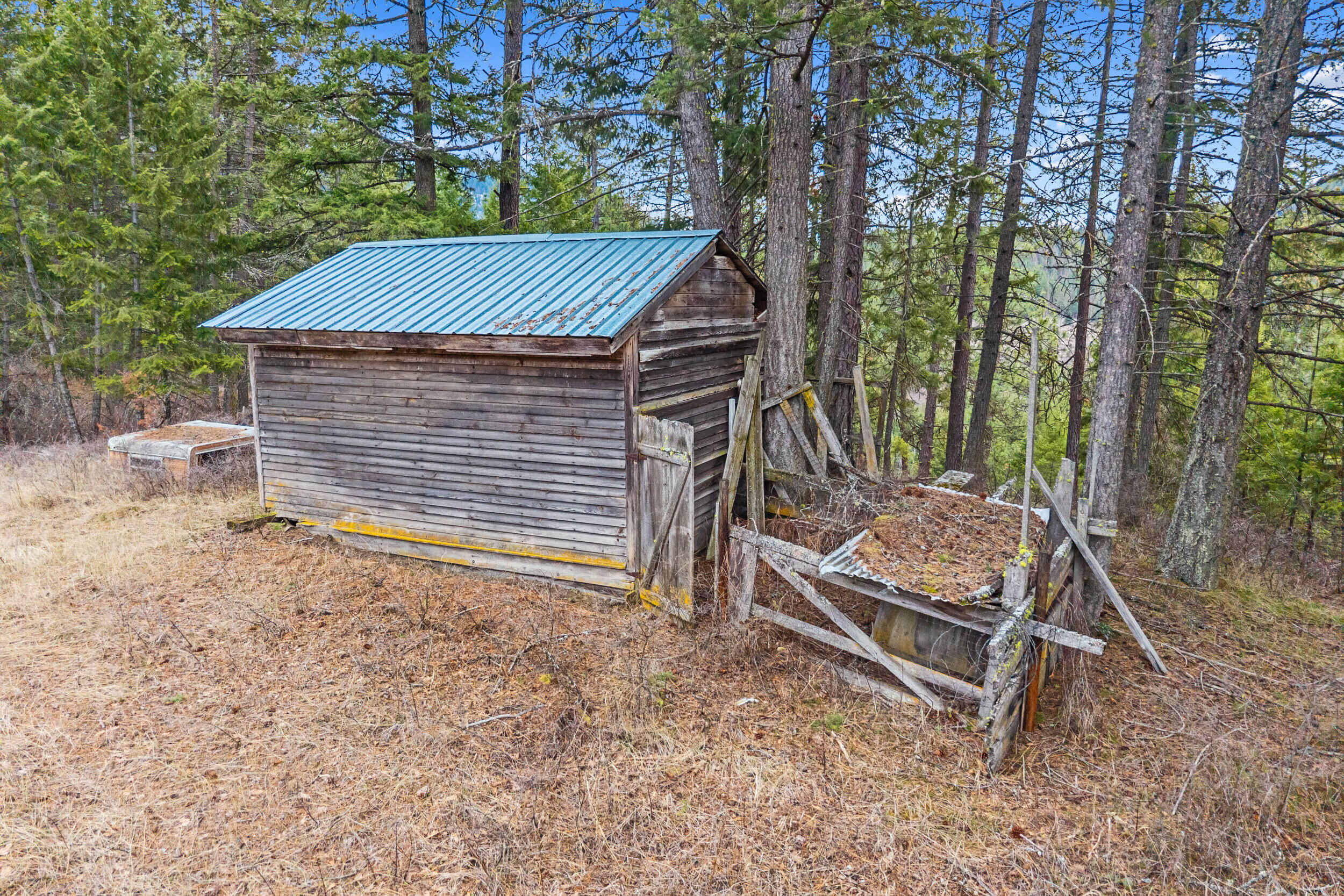 
                        Property photograph at
                        2852 HORSESHOE LAKE RD
                      