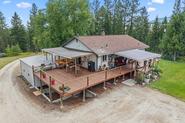 
            Exterior of
            762 MAHONEY RD
          