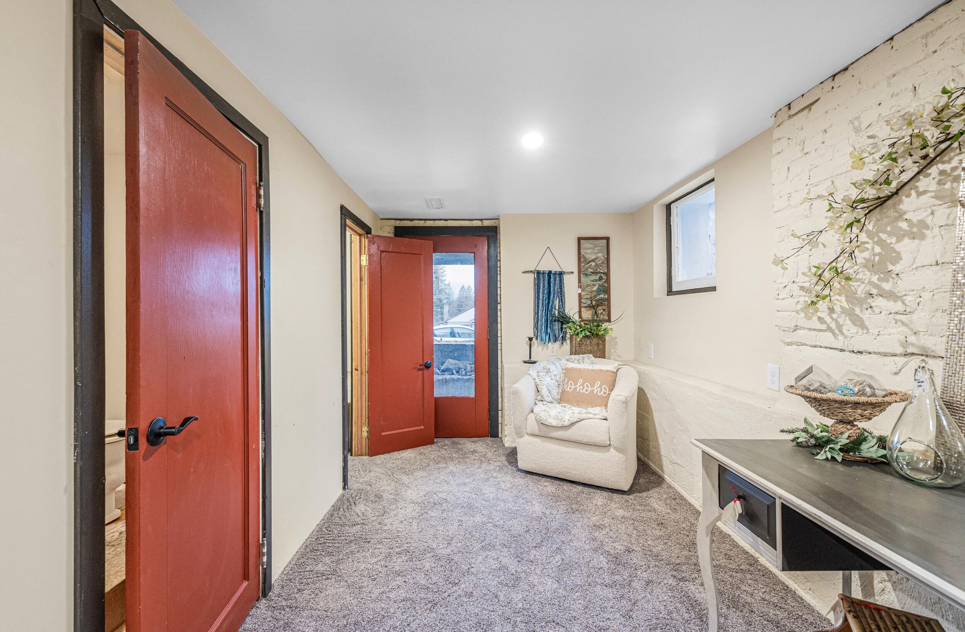 
                        Property photograph at
                        640 N ELM ST
                      