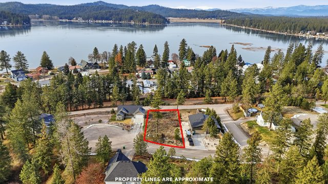 
            Exterior of
            40004 LOON LAKE CT
          