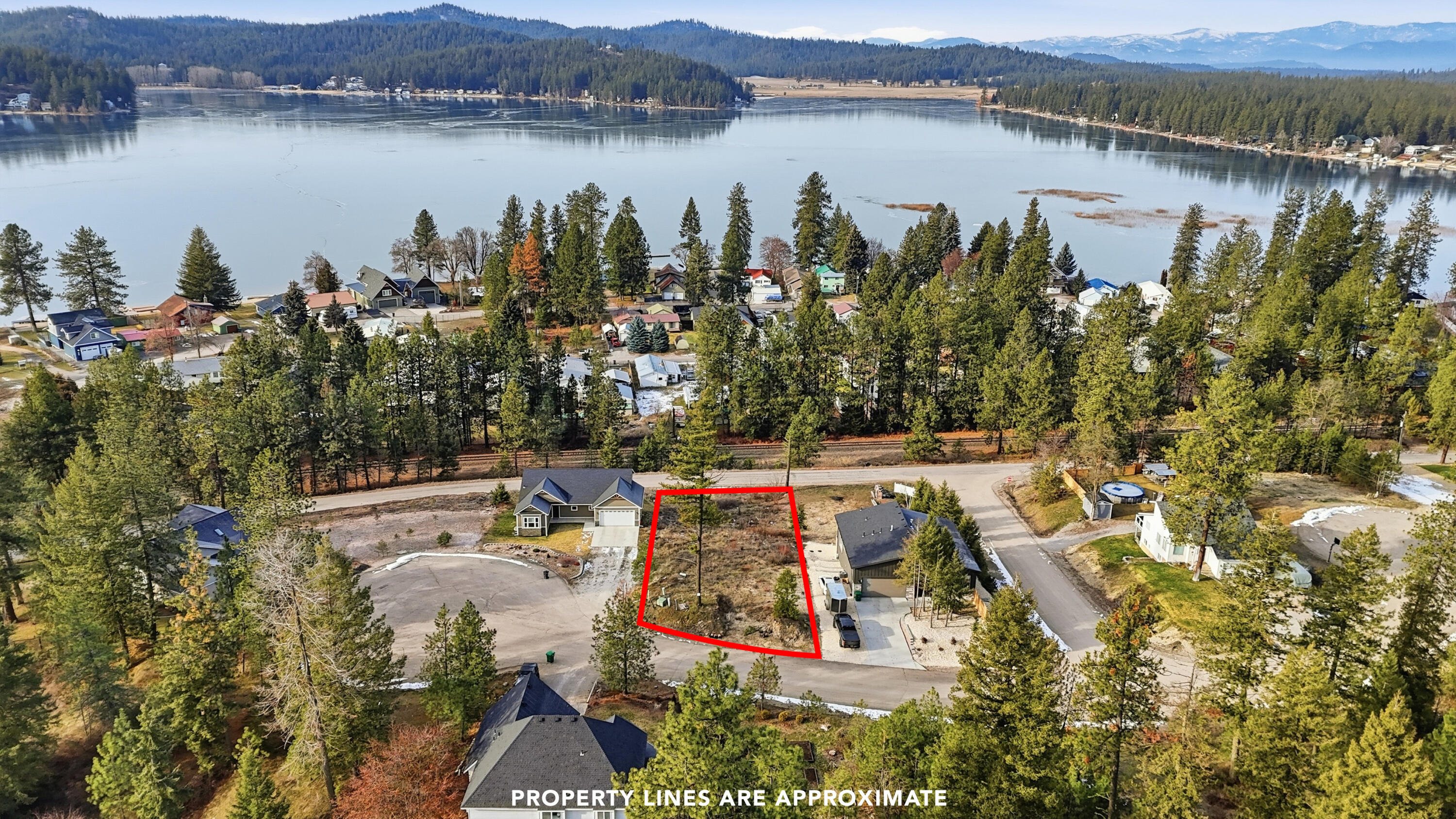 
            Exterior of
            40004 LOON LAKE CT
          