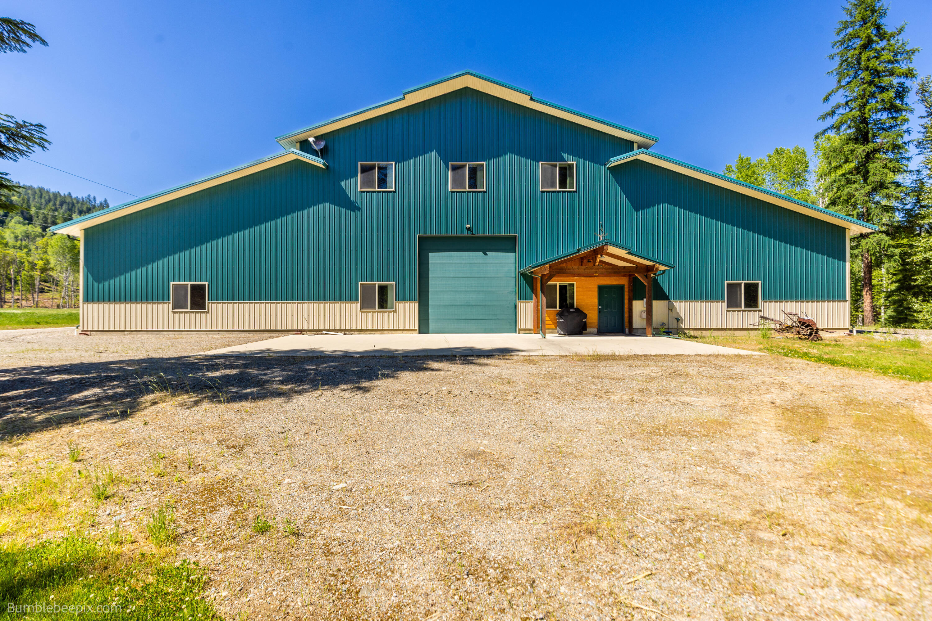 
                        Property photograph at
                        393958 HIGHWAY 20
                      
